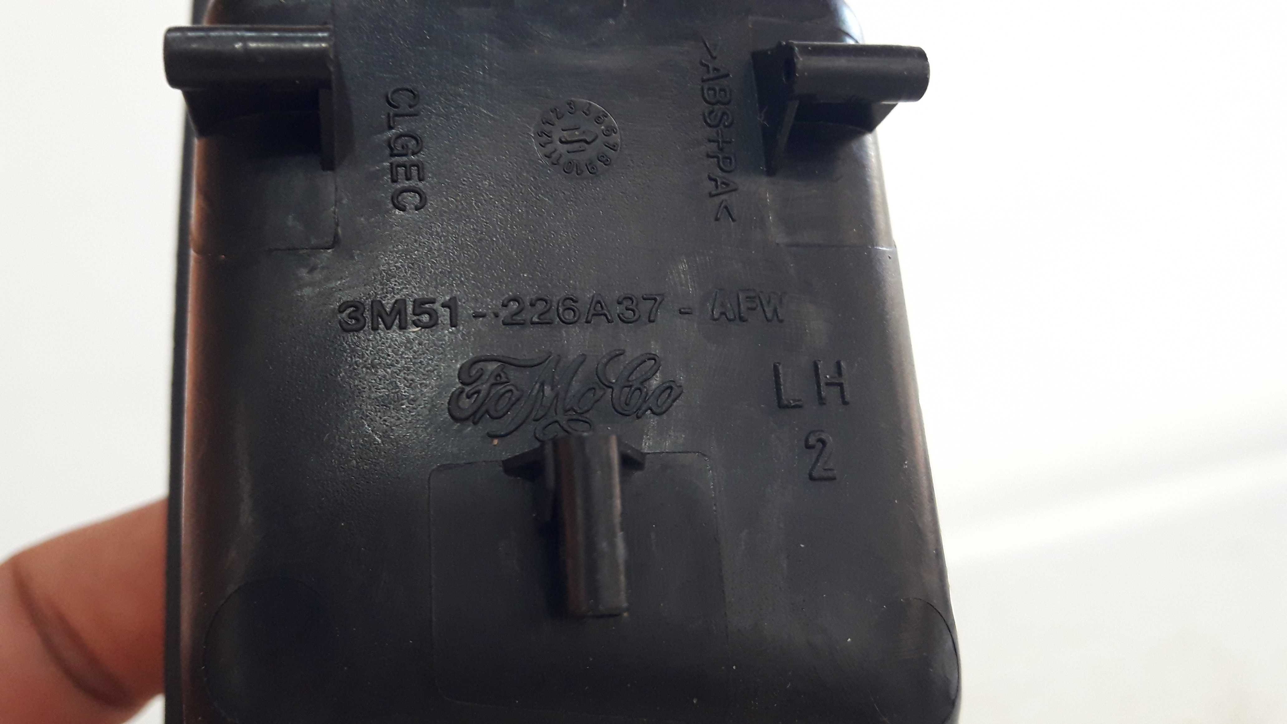 Moldura Interna Maçaneta Traseira Esquerda Focus 9 A 13  Preto Traseira 3