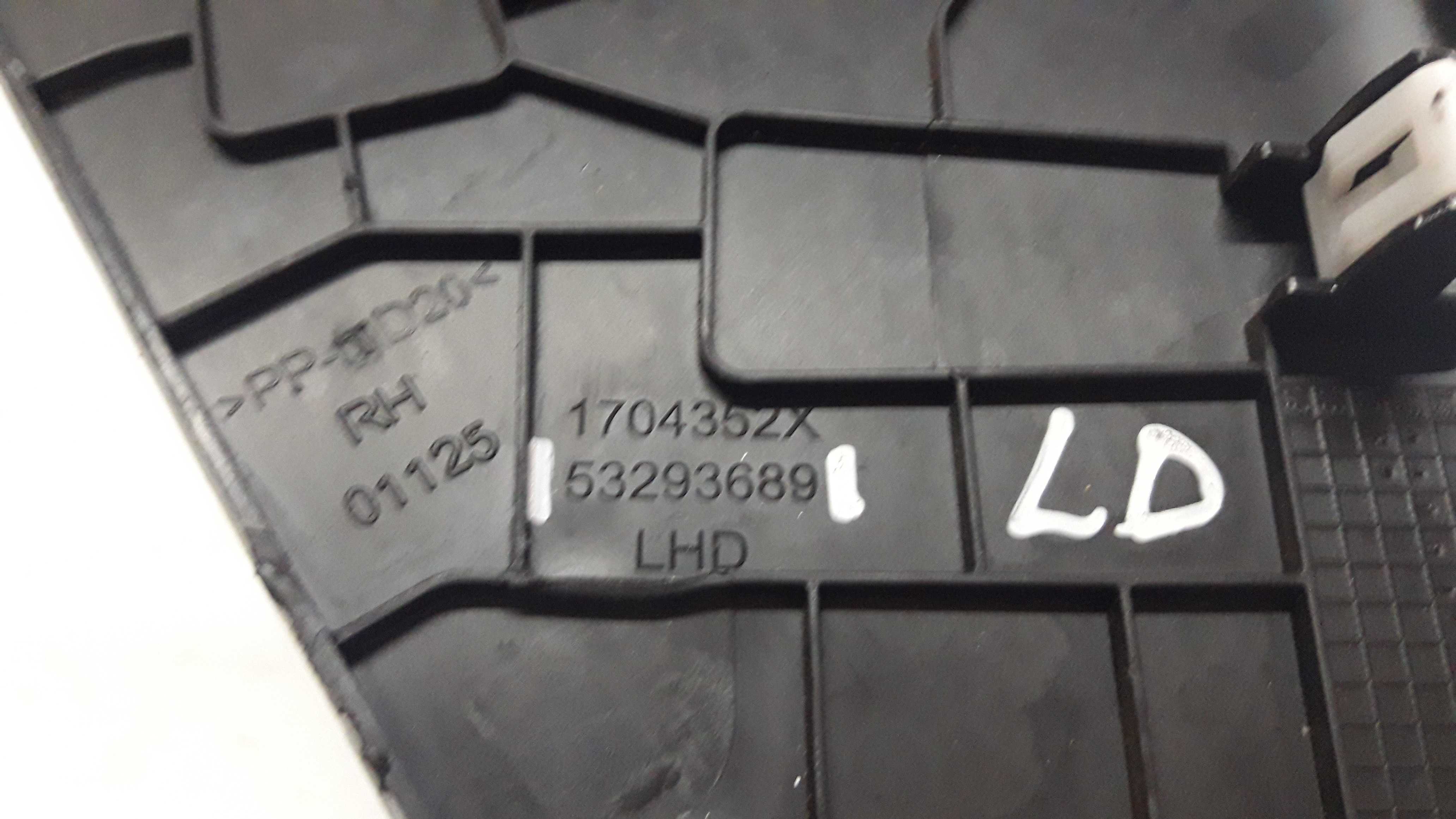 Moldura Lateral Direita Painel Toro 16 A 21 53293689 7