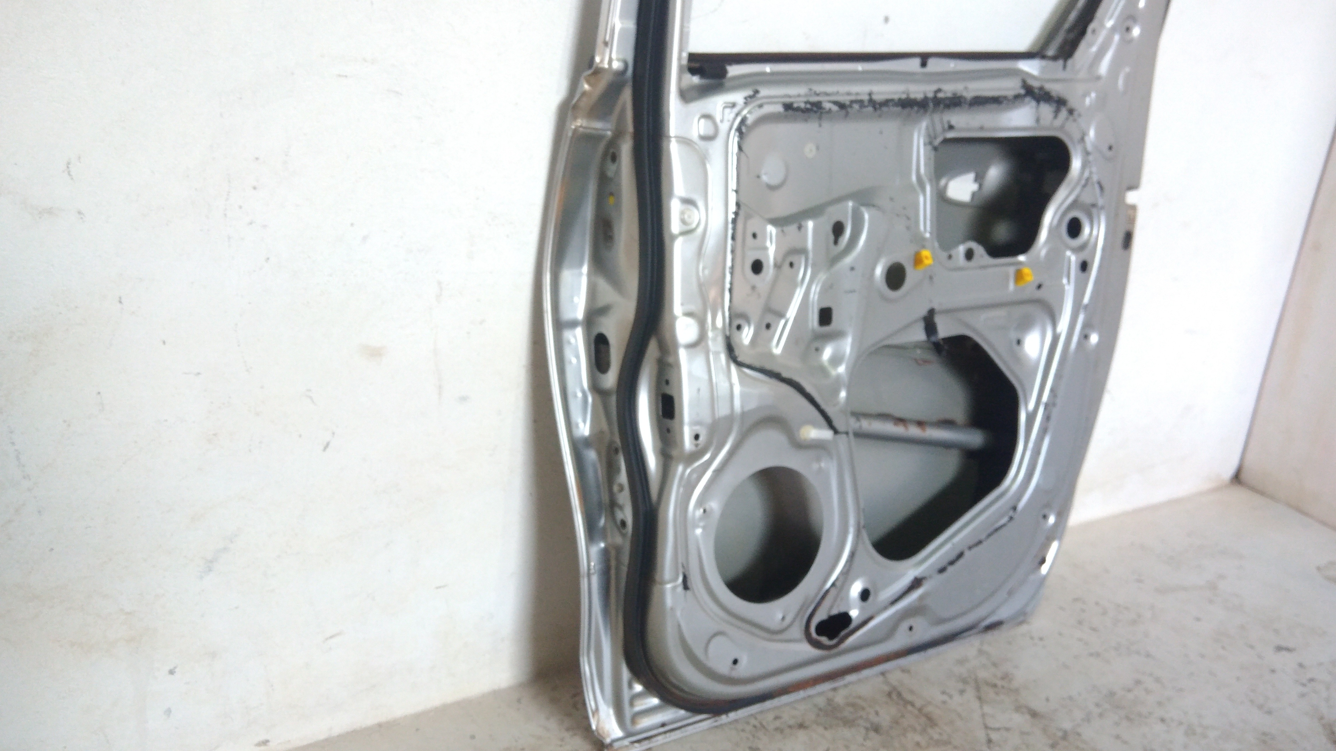Porta Traseira Direita Hilux Original 2016/20 Com Detalhes 4