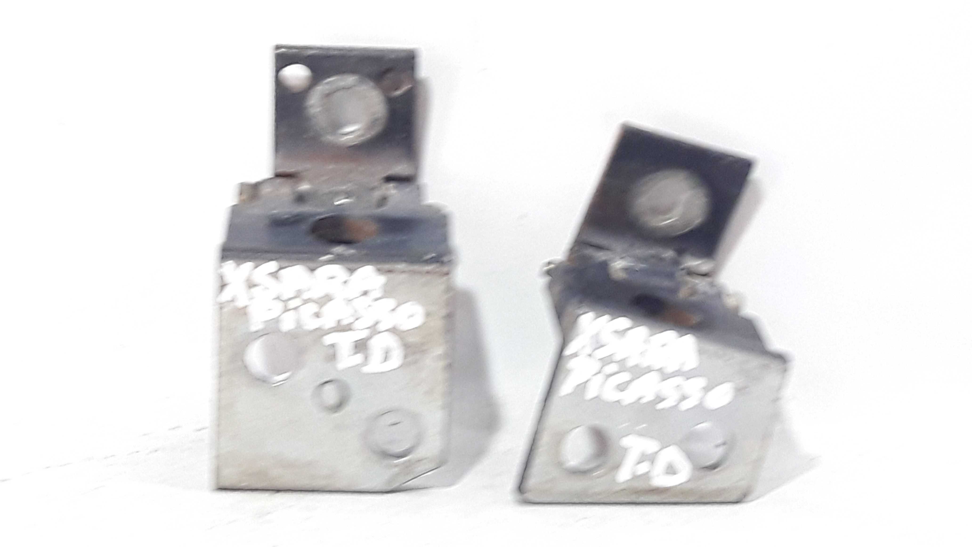 Dobradiça Traseira Direita Xsara Picasso 2/12 24275 1