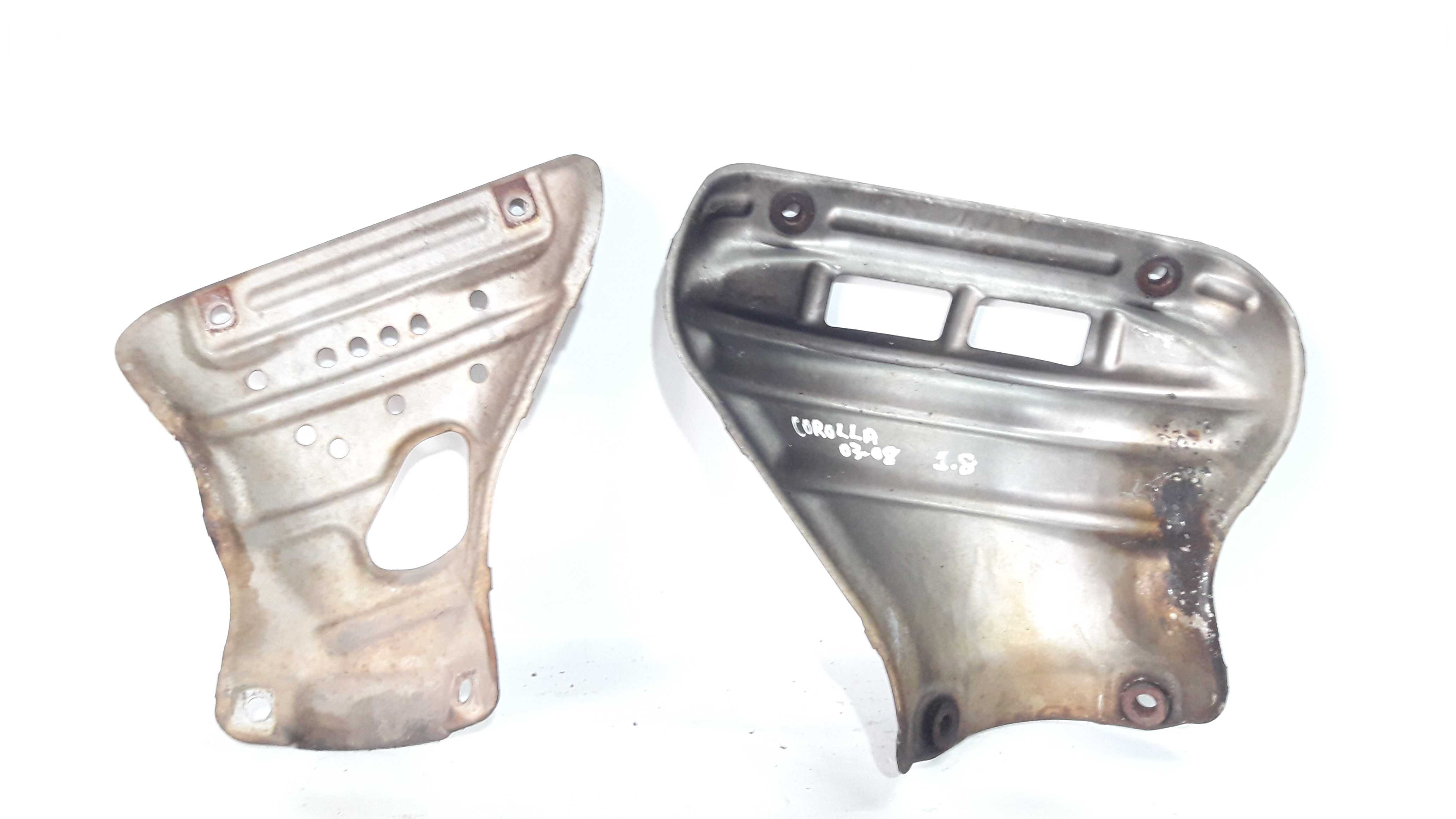 Par Defletor Calor Tubagem Escape Corolla 3/8 5