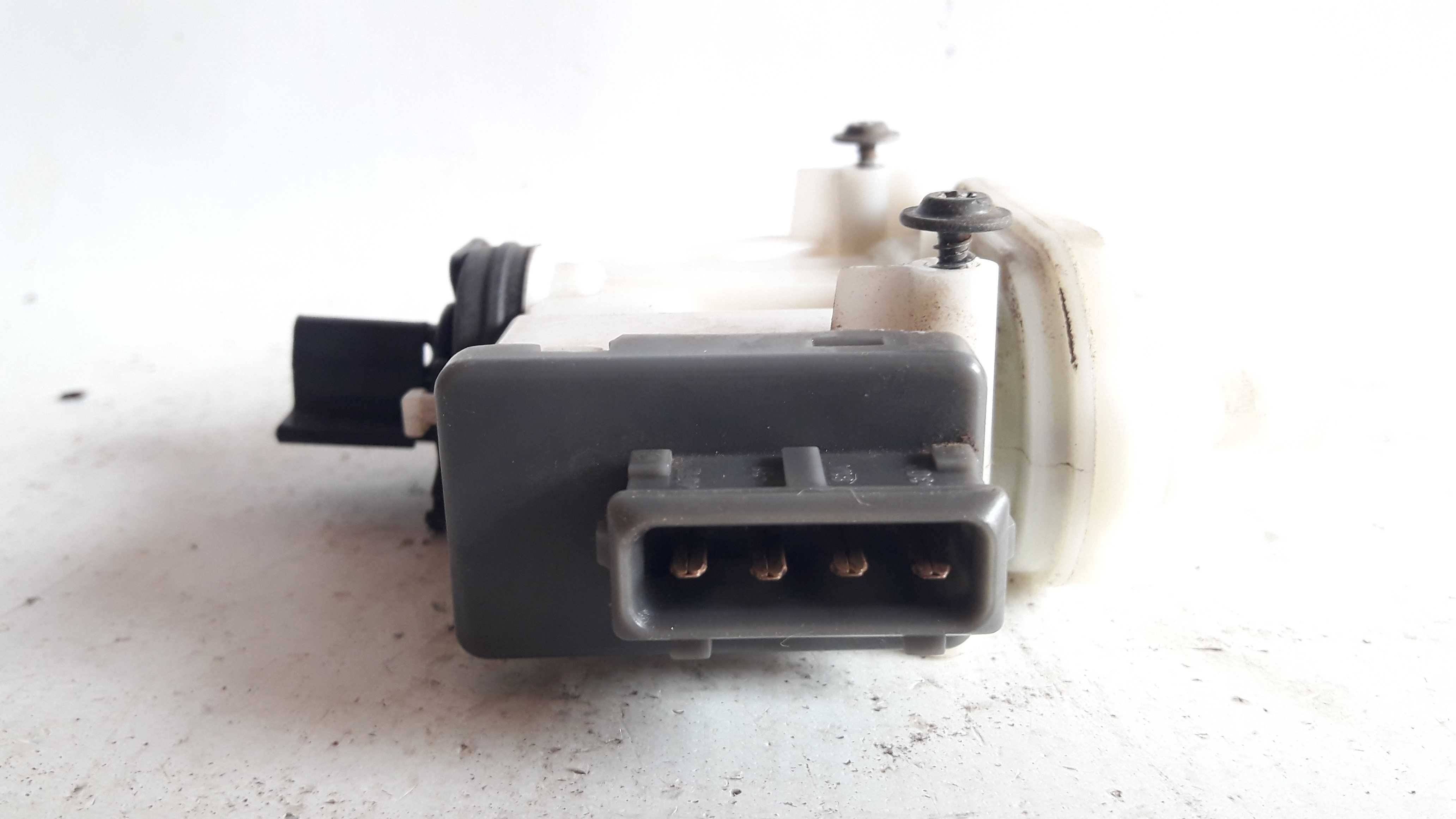 Trava Vácuo Porta Dianteira Esquerda Passat Alemão 95 Origin 4