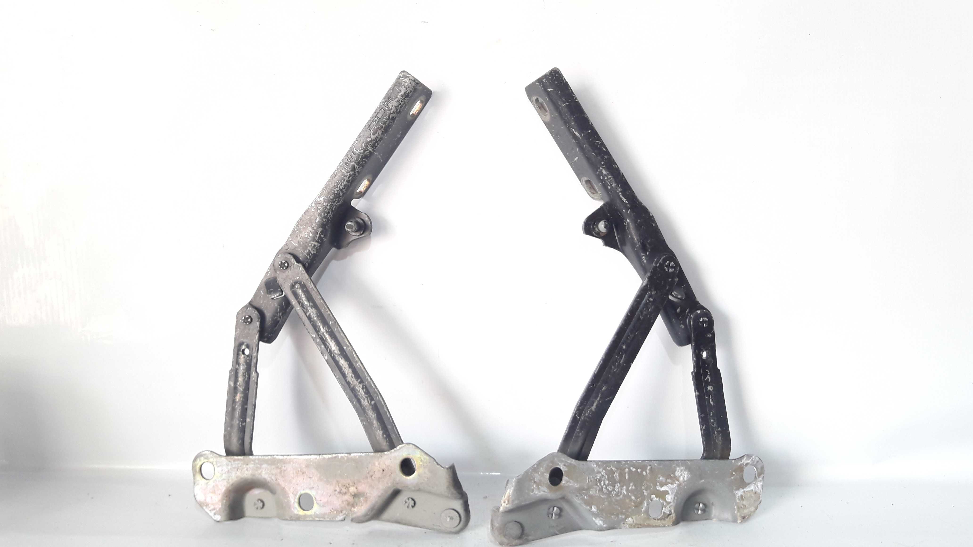 Par Braço Dobradiças Capô Vectra 96/06 2