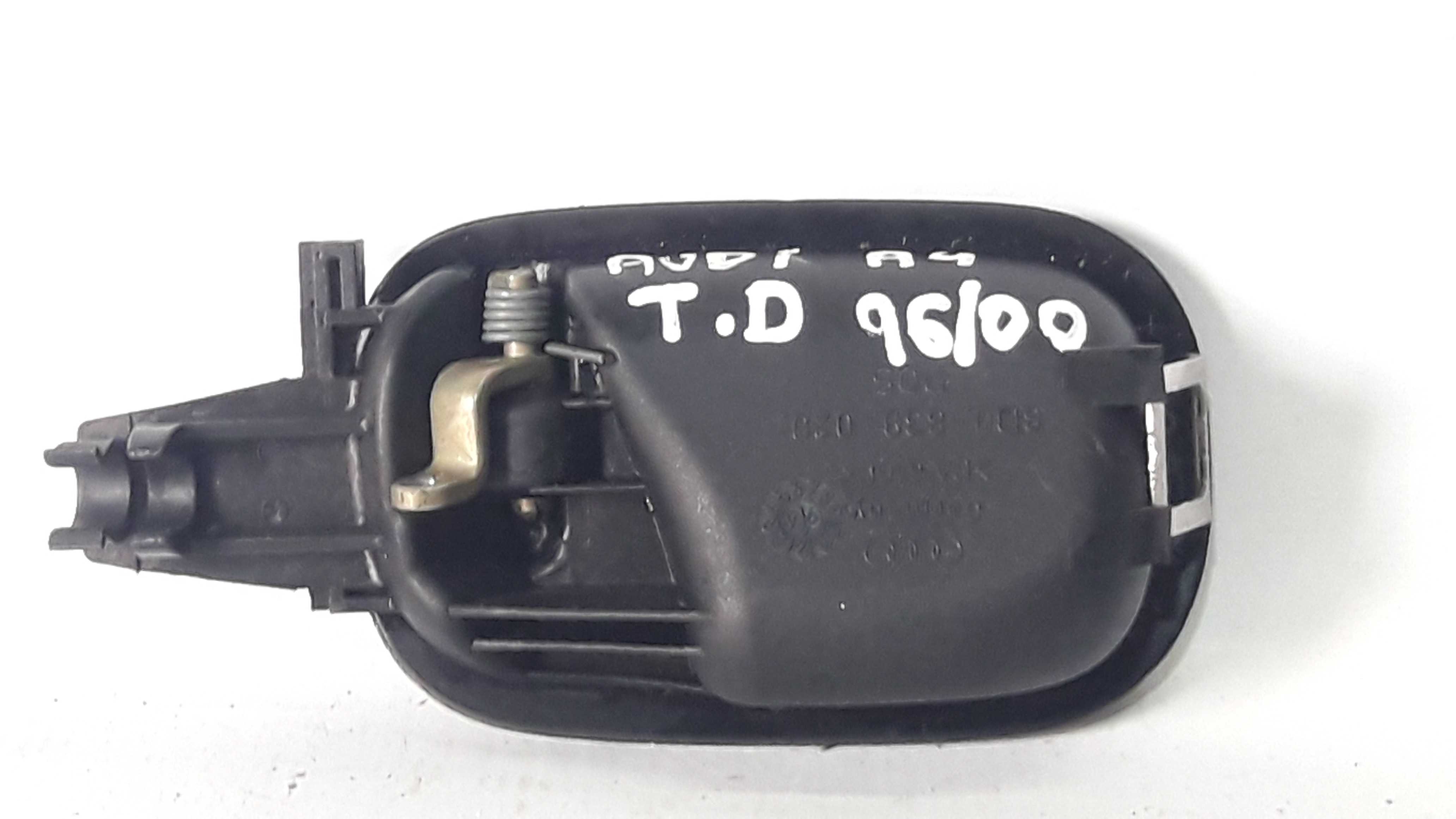 Macaneta Int Traseira Direita Audi A4 96/00  20066 Cromada Traseira 2