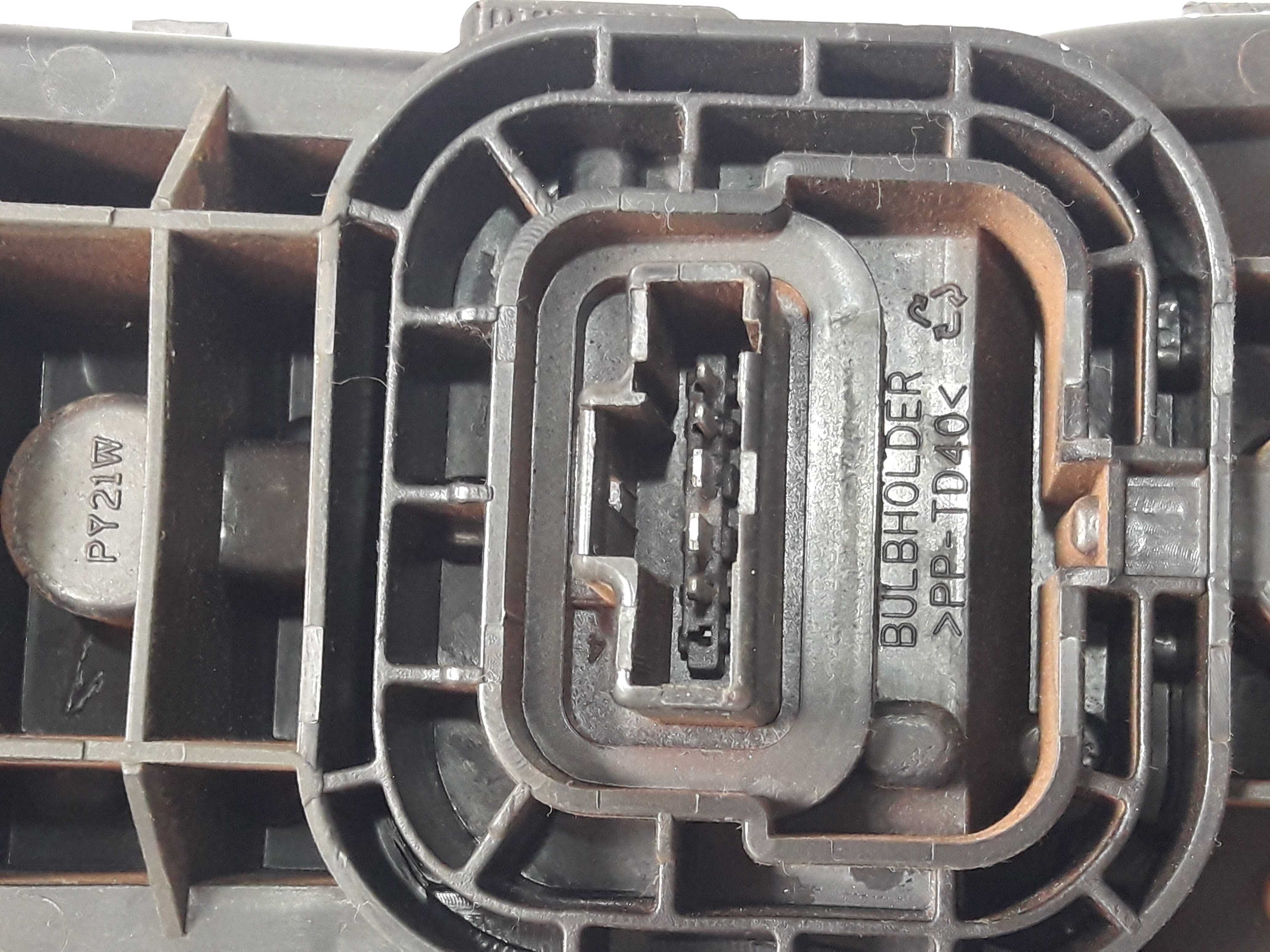 Soquete Circuito Lanterna Traseira Direita Duster 2012/2019 5