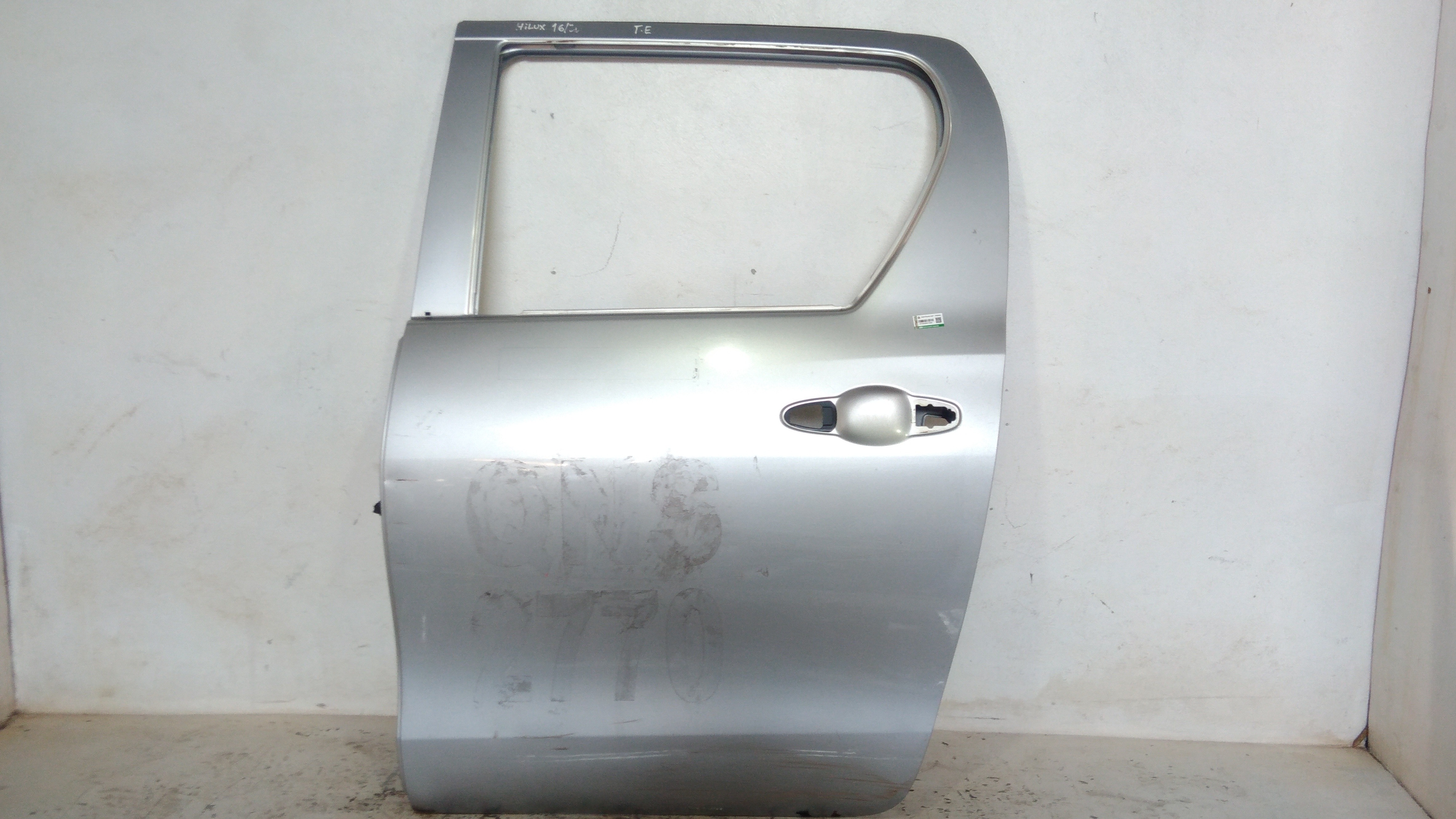Porta Traseira Esquerda Hilux Prata 2016/20 Original
