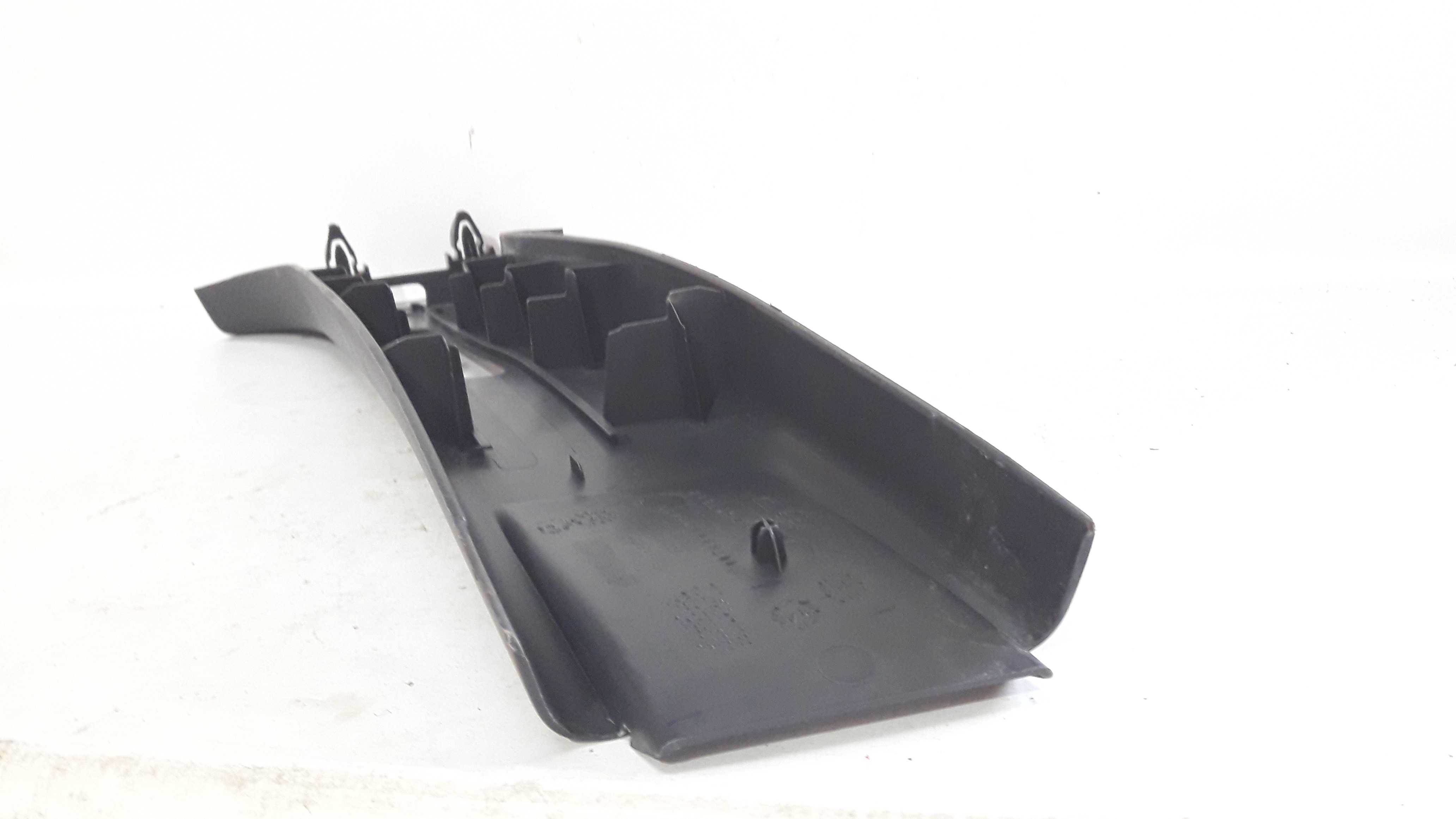 Moldura Coluna Central Direita Oroch 15 A 20 8200529817 5