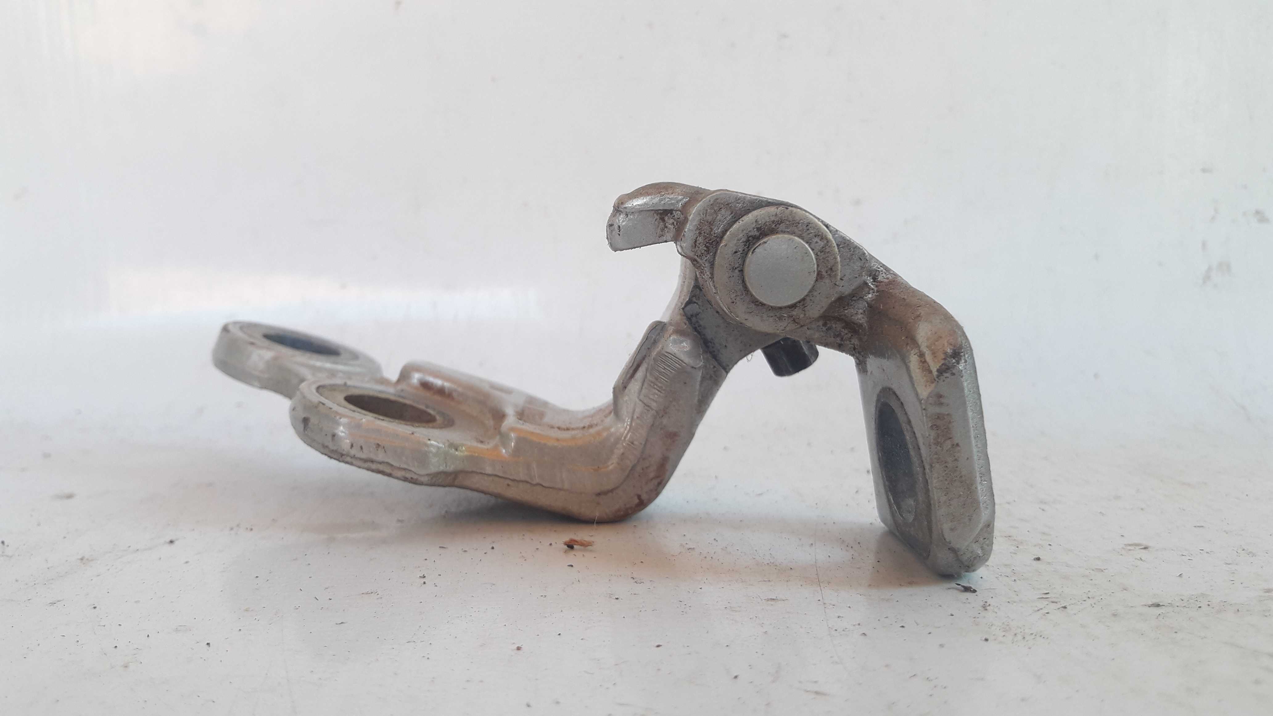 Dobradiça Traseira Direita Inferior Focus 2002/2007 Original 2