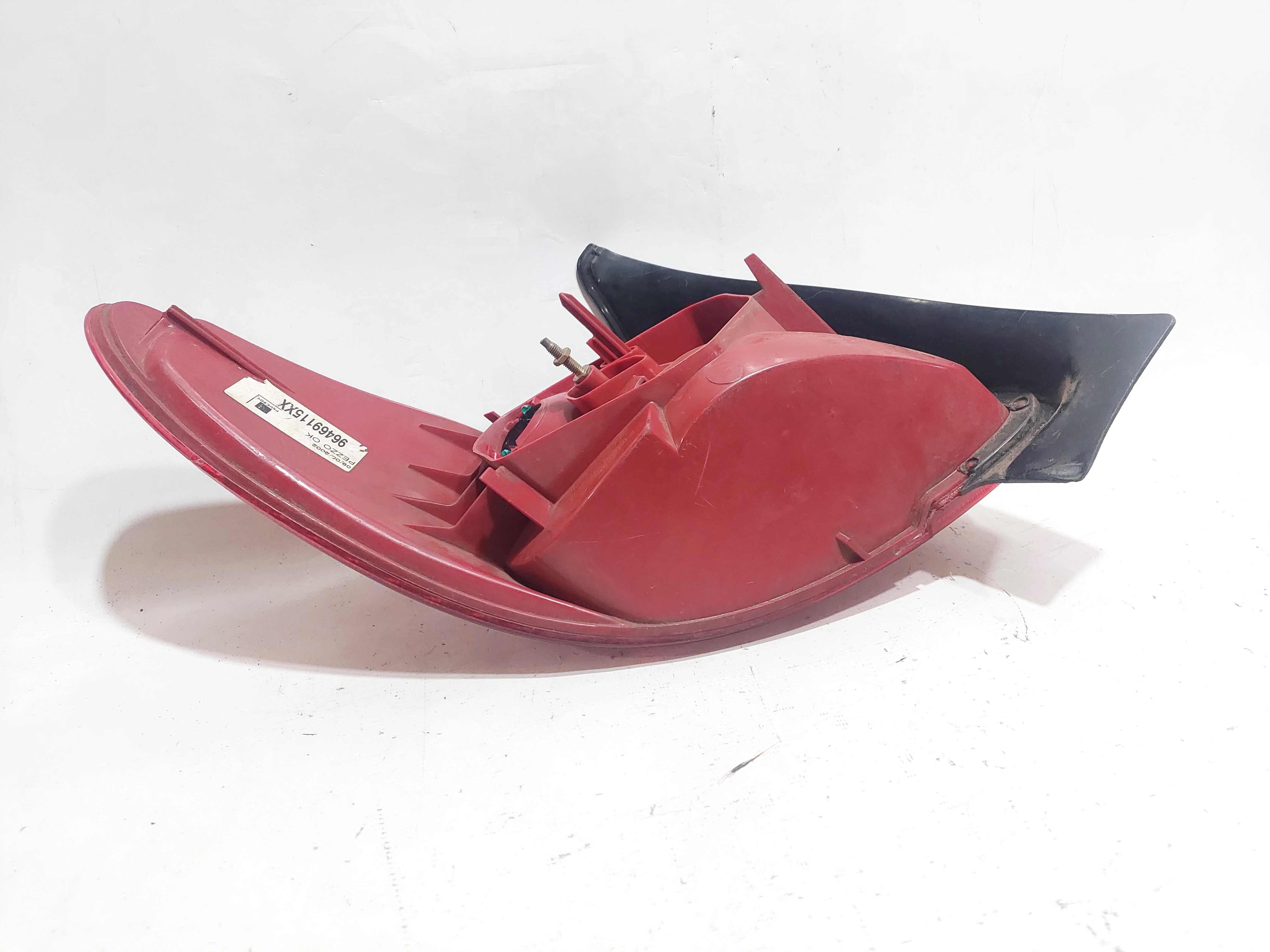 Lanterna Lado direito Peugeot 206 vaapt 3