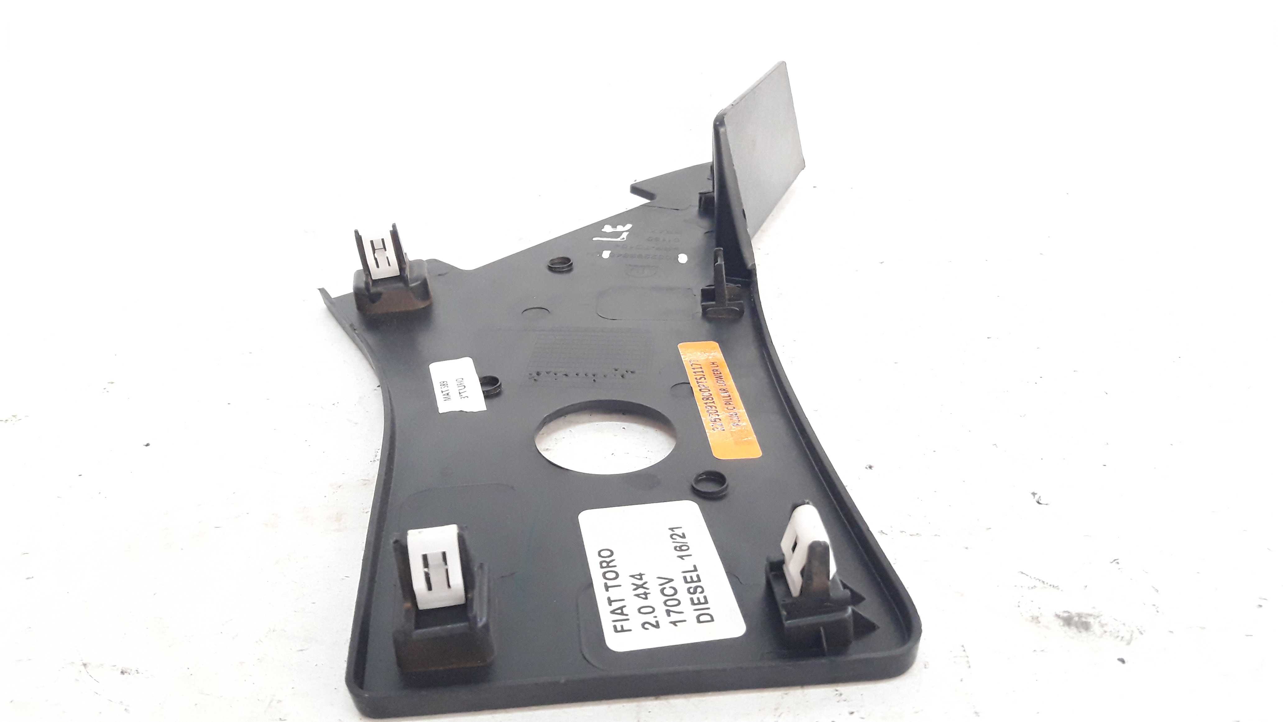 Moldura Interna Traseira Esquerda Toro 16 A 21 1002293840 4