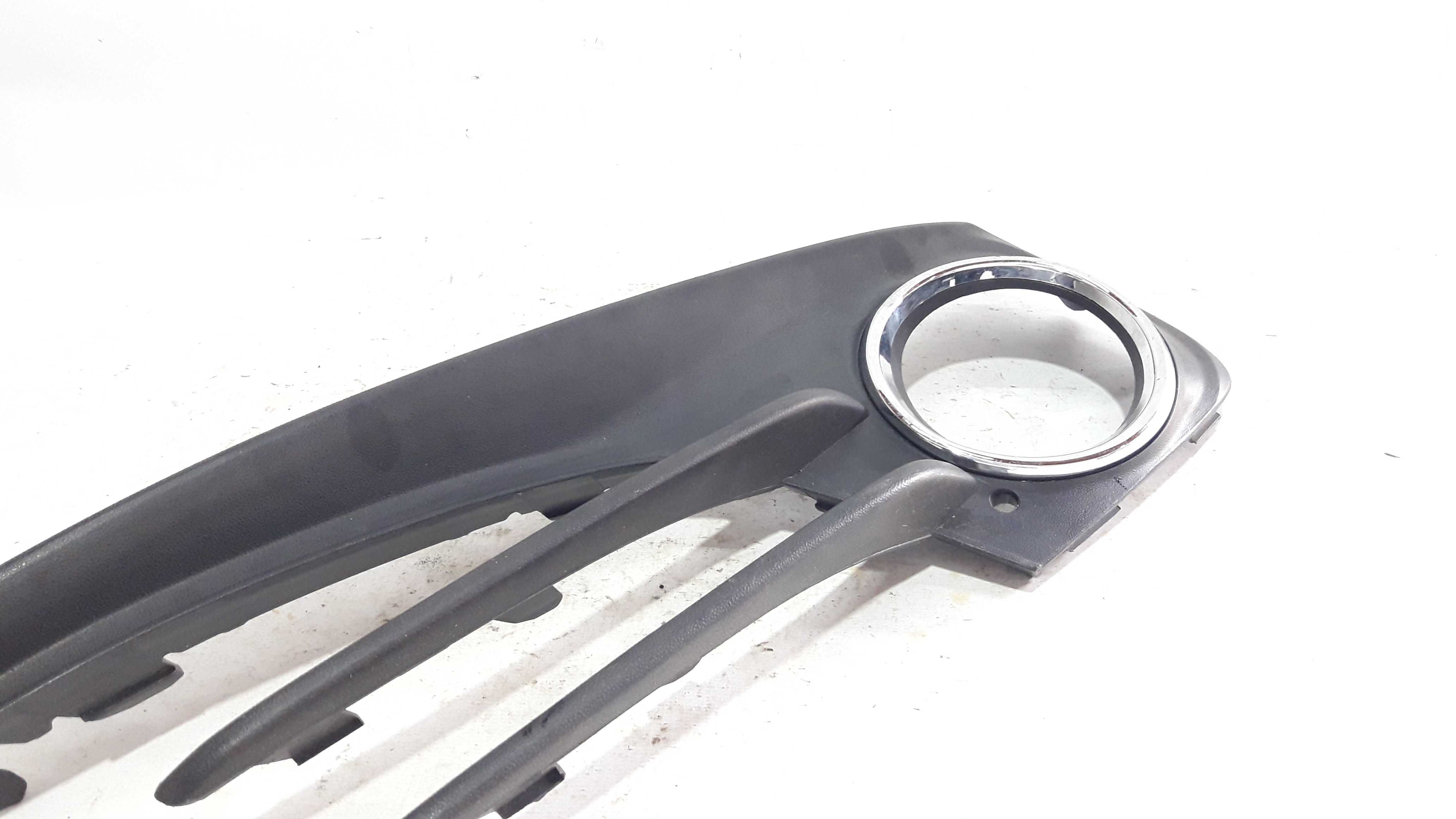 Moldura Direita Farol Milha Aro Cromado Fox 15/18 Original Preto E Cromado Direito 9