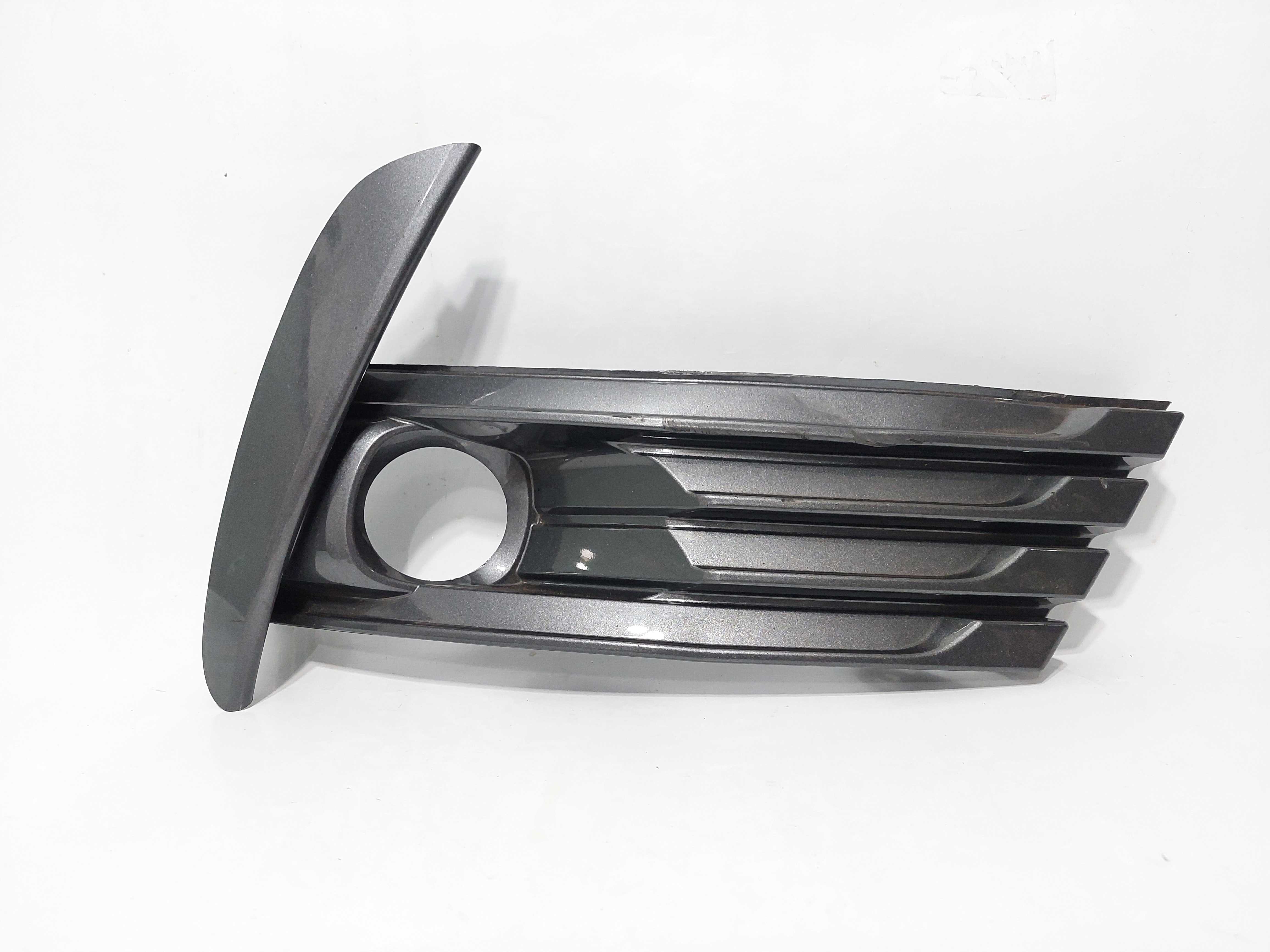 Moldura Farol Milha Lado Direito Corolla Xrs 11/17 C/detalhe Chumbo Direito 1