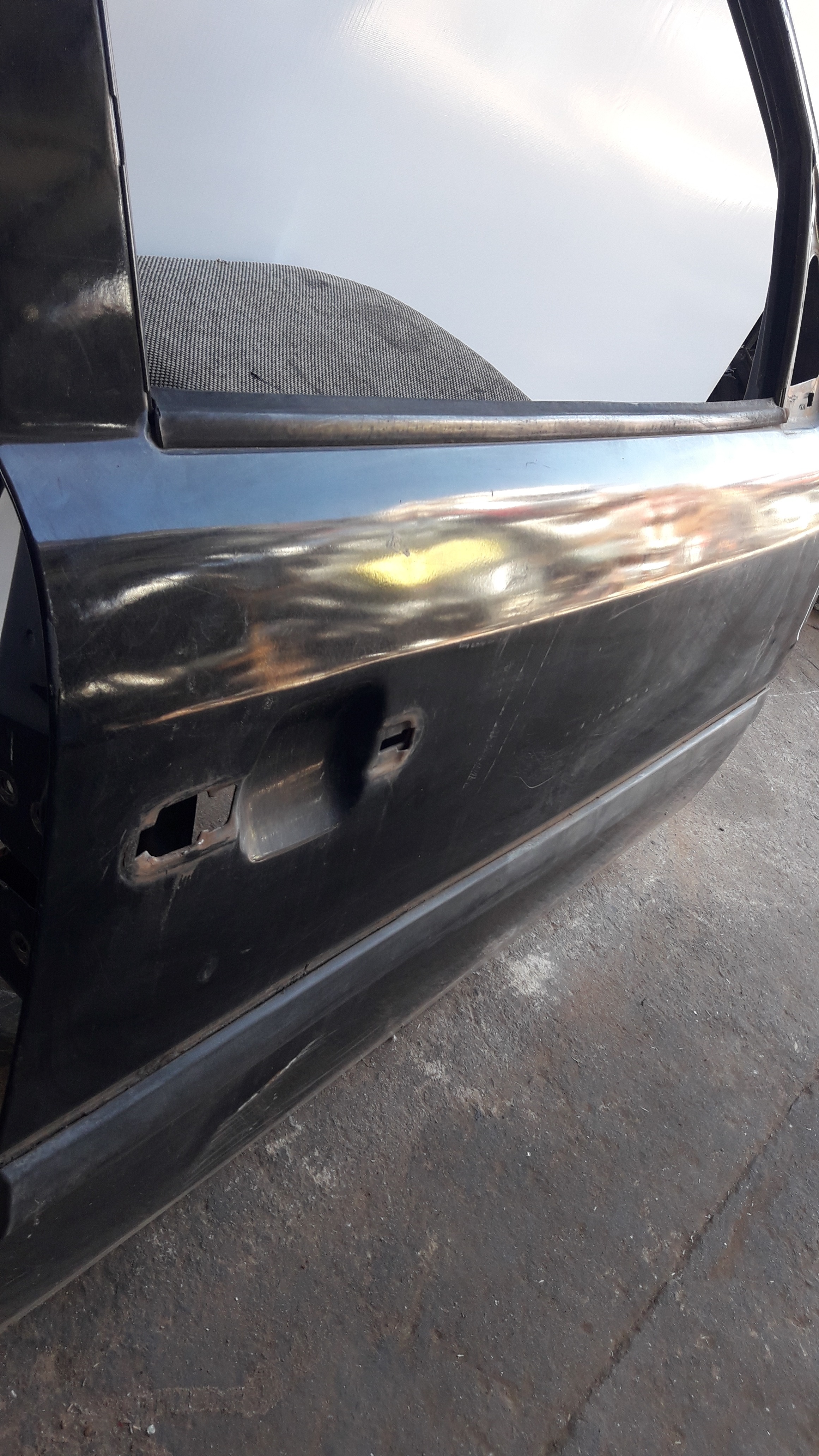 Porta Dianteira Direita Gol G2 G3 4portas Preta C Avaria 4
