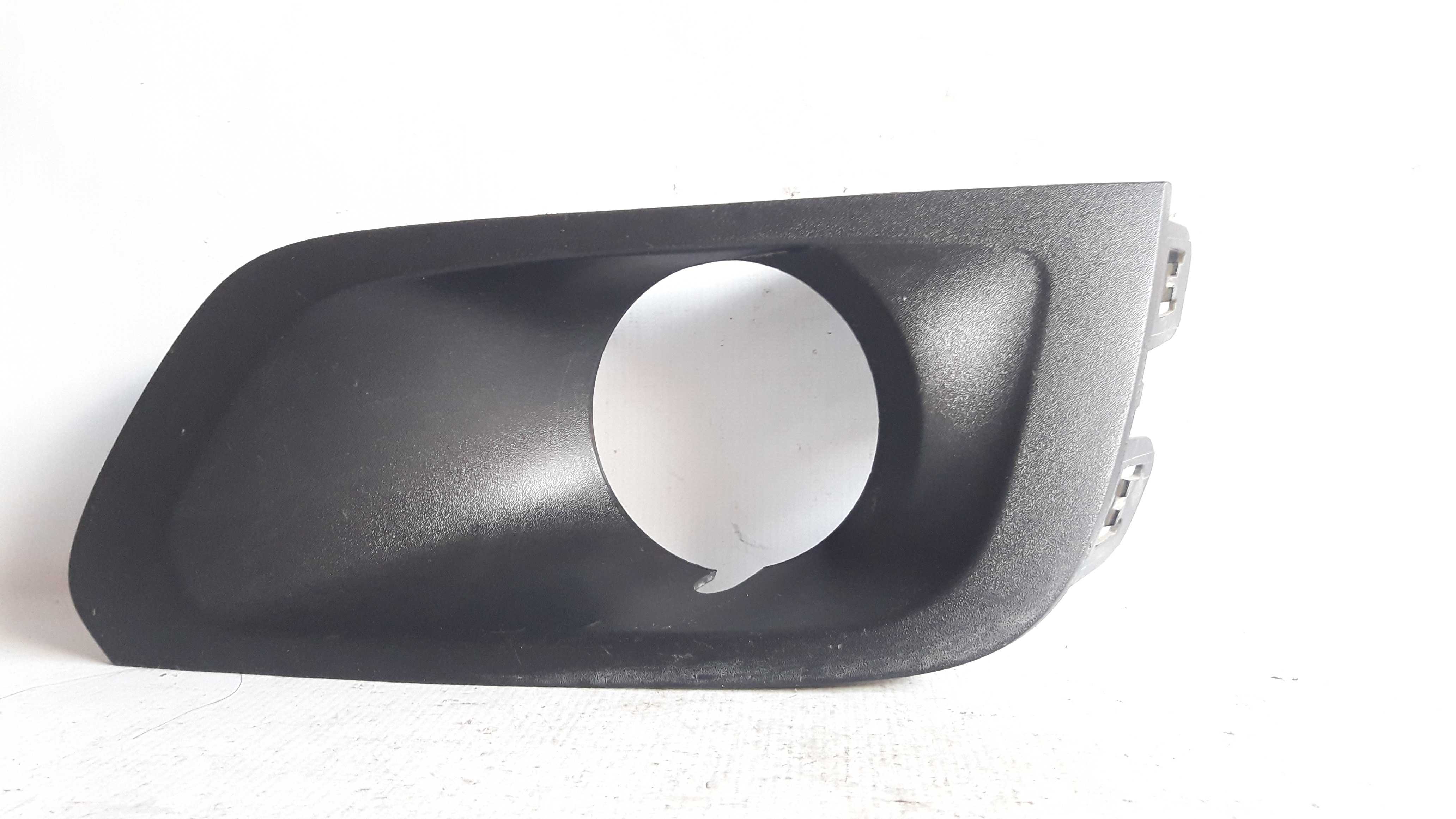 Moldura Farol Milha Direito Ônix/prisma 2018/2019 Original Branco 1