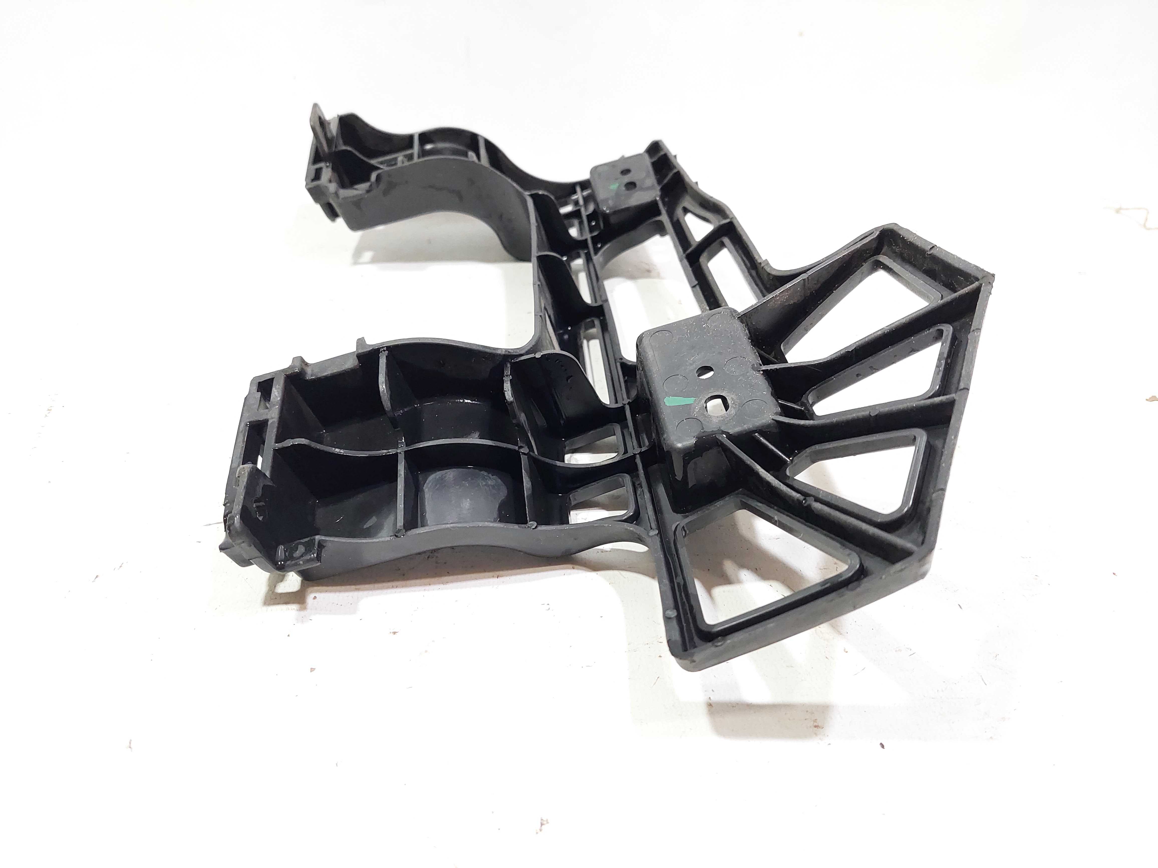 Suporte Parachoque Traseiro Esquerdo Hb20 Hatch 12/19 4