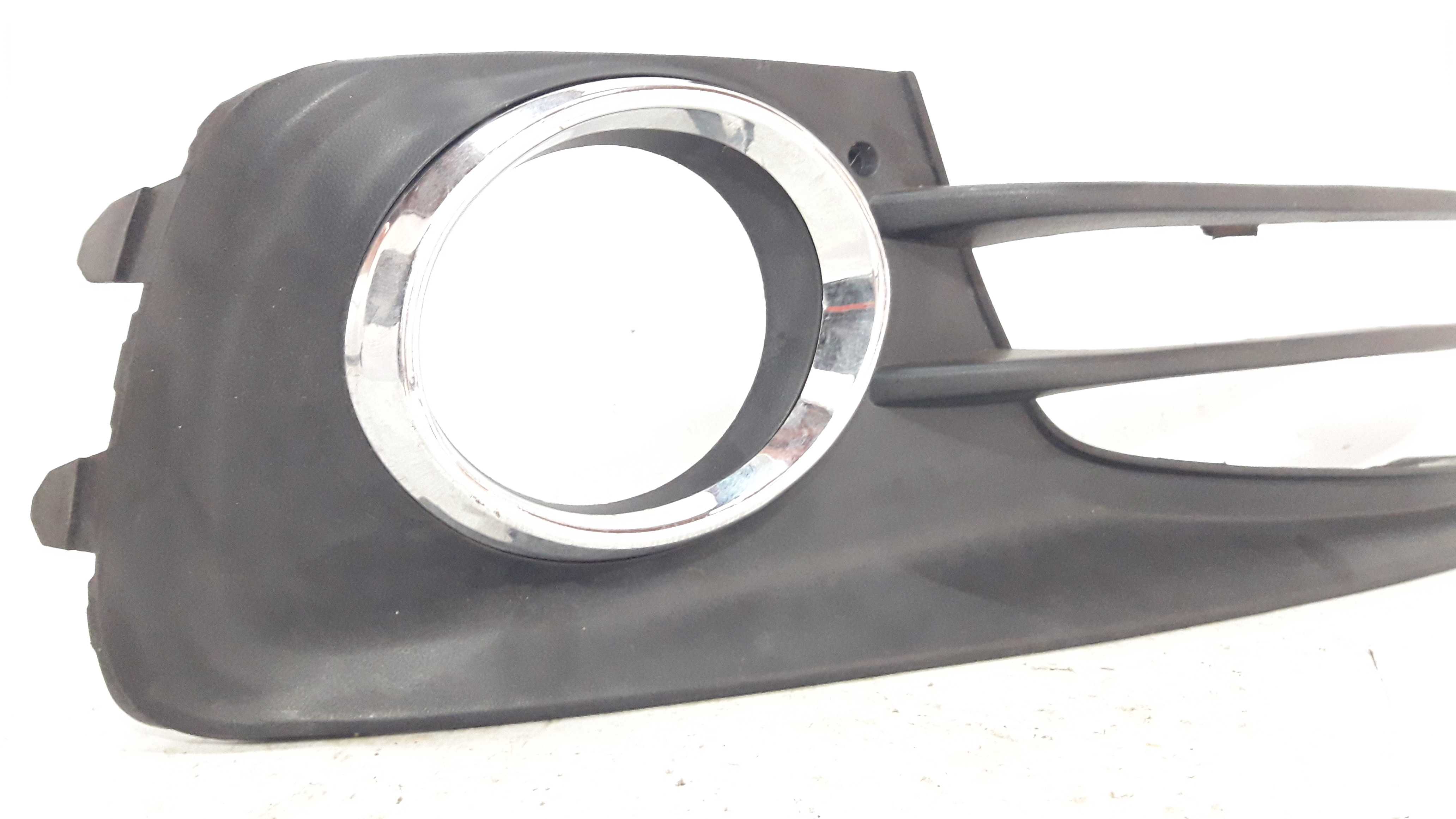 Moldura Direita Farol Milha Aro Cromado Fox 15/18 Original Preto E Cromado Direito 2