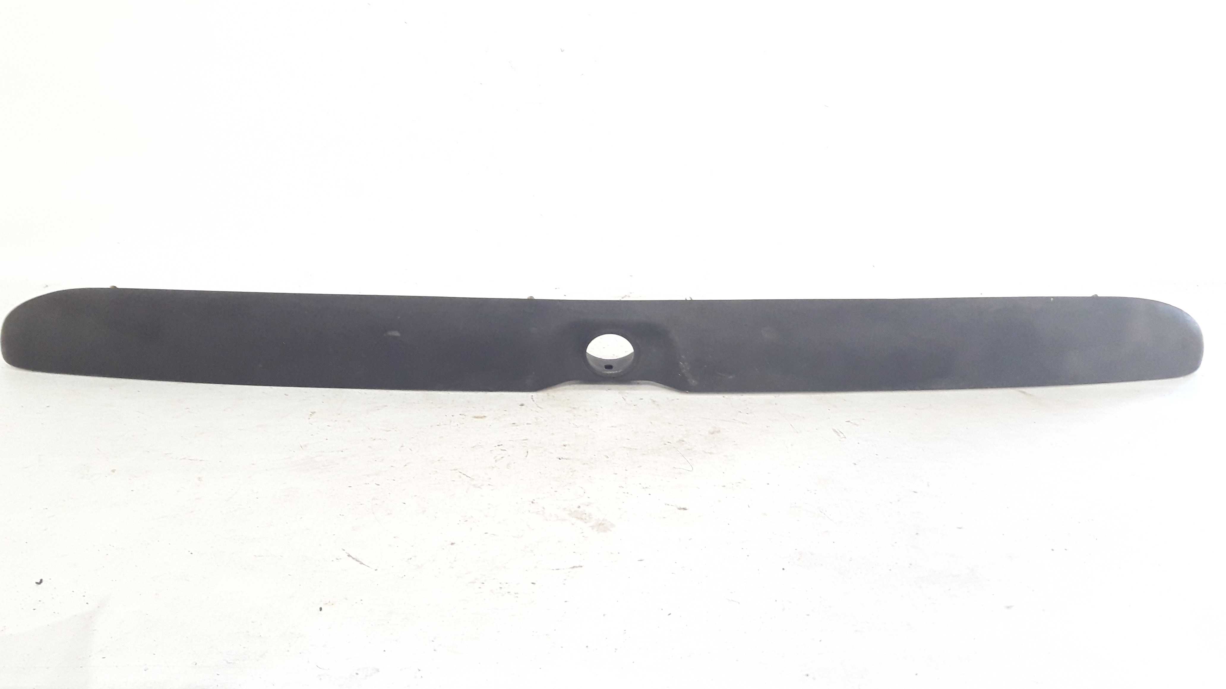 Moldura Friso Tampa Traseira Corsa Classic 98 A 10 93242636 Preto