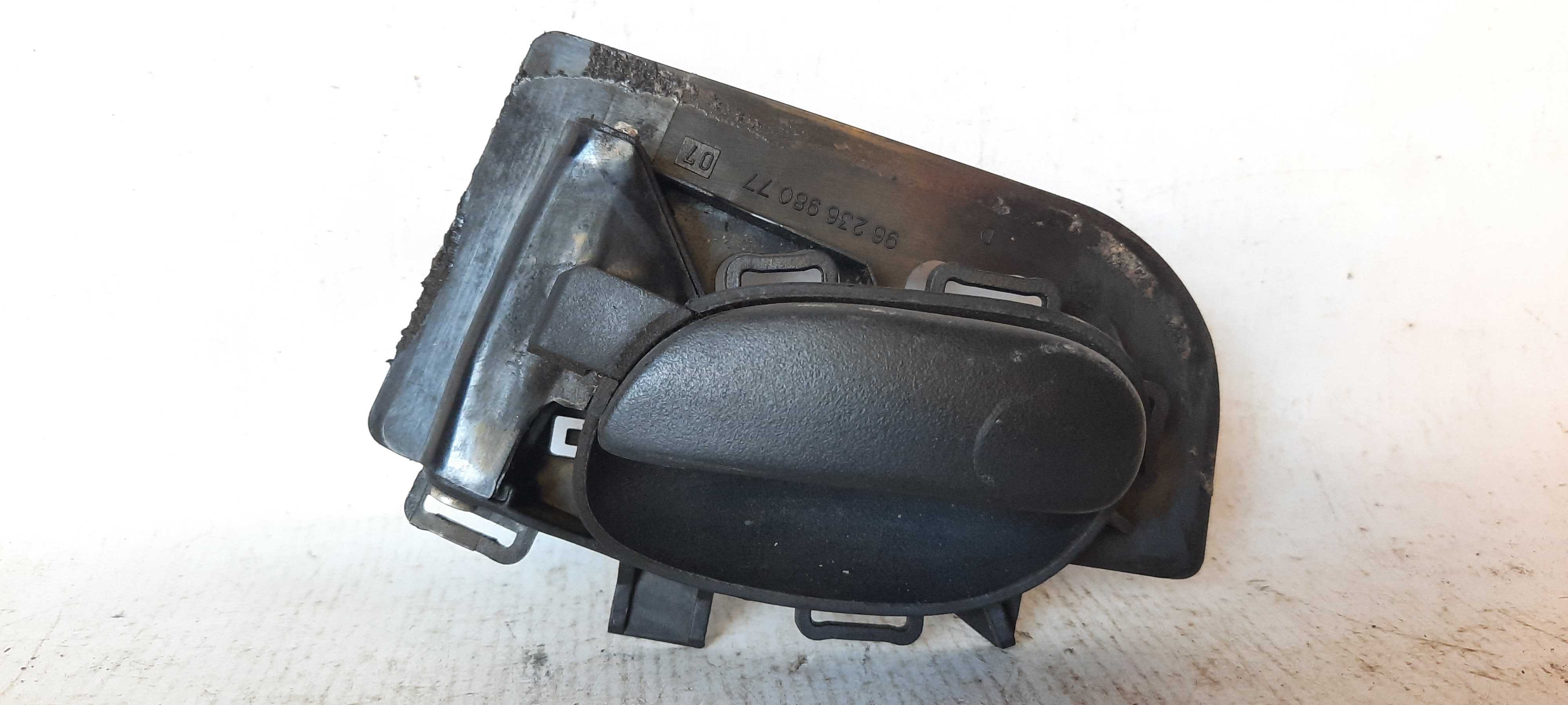 Maçaneta Interna Traseira Direita Peugeot 206 9623698077