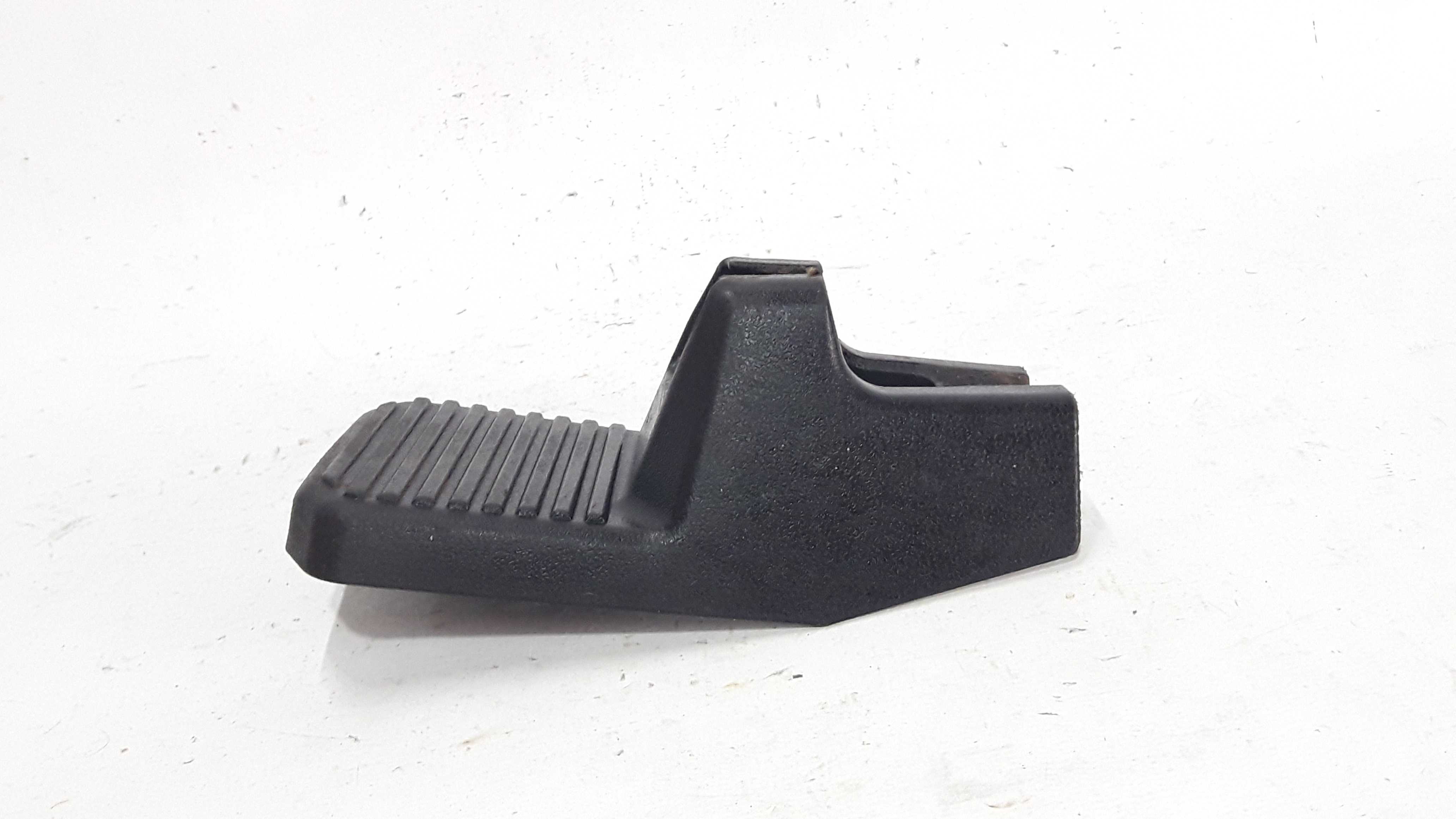 Moldura Trilho Banco Dianteiro  Direito Hilux 16/29 3