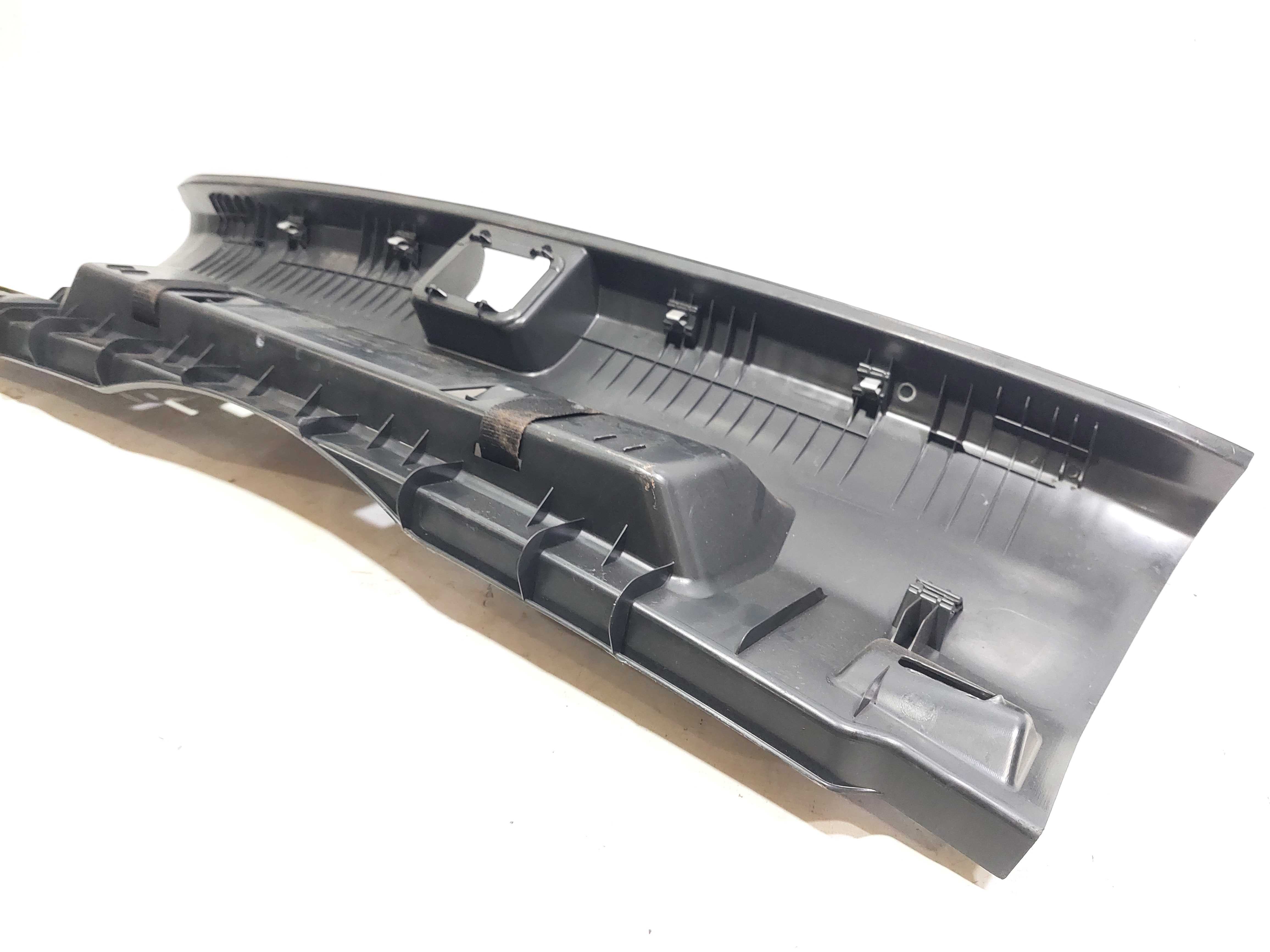 Soleira Tampa Traseira Volks Jetta 2012 2013/2017 Original 5
