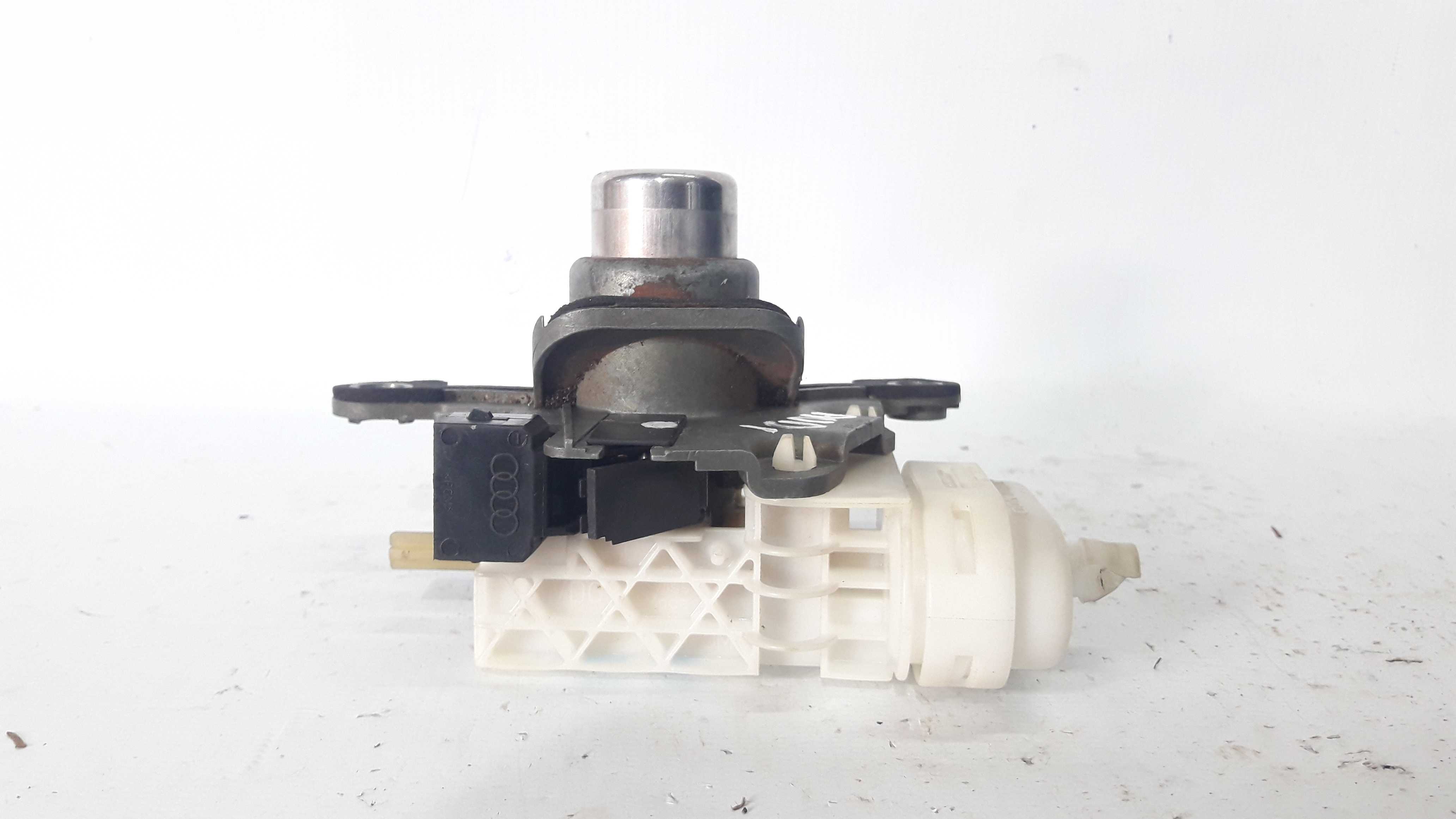 Fechadura Tampa Traseira Malas Audi A4 97 C Avaria 19966 5