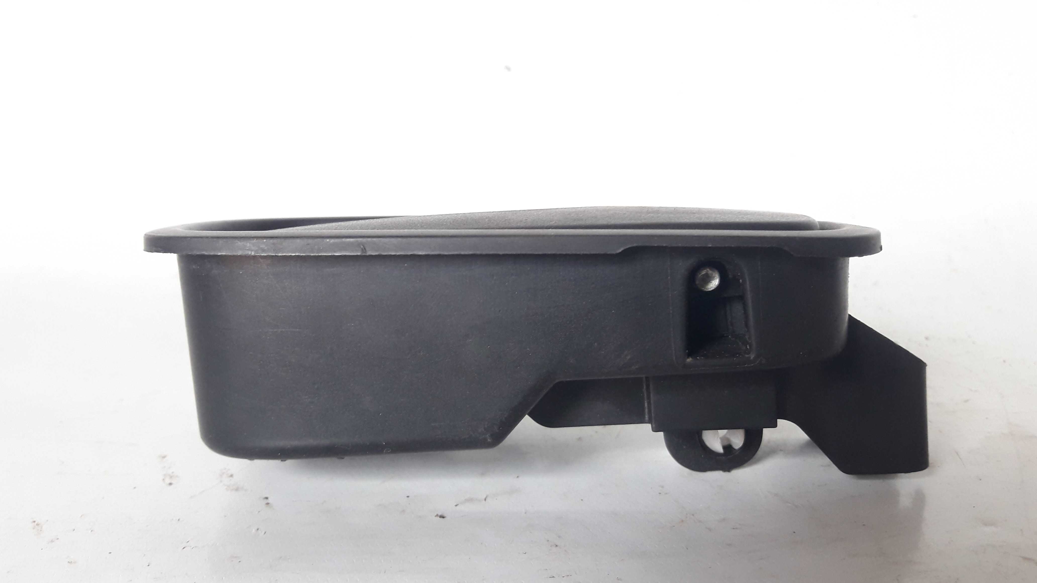 Maçaneta Int Traseira/dianteira Direita Fiat Mobi 100180497 Preto Dianteira/traseira 4