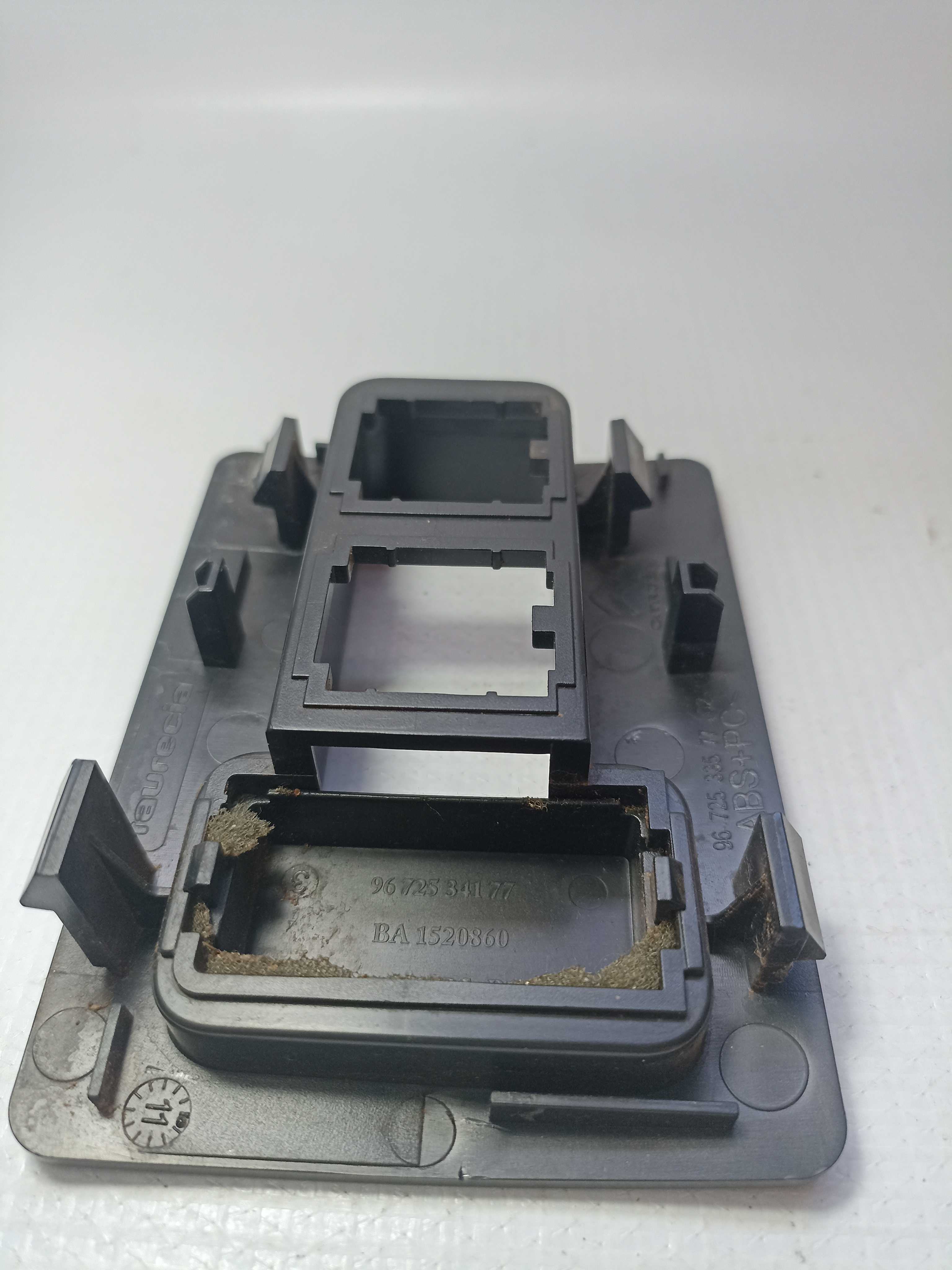 Moldura Botão Interruptor Estacionamento C3 Picasso 2011 16v 3