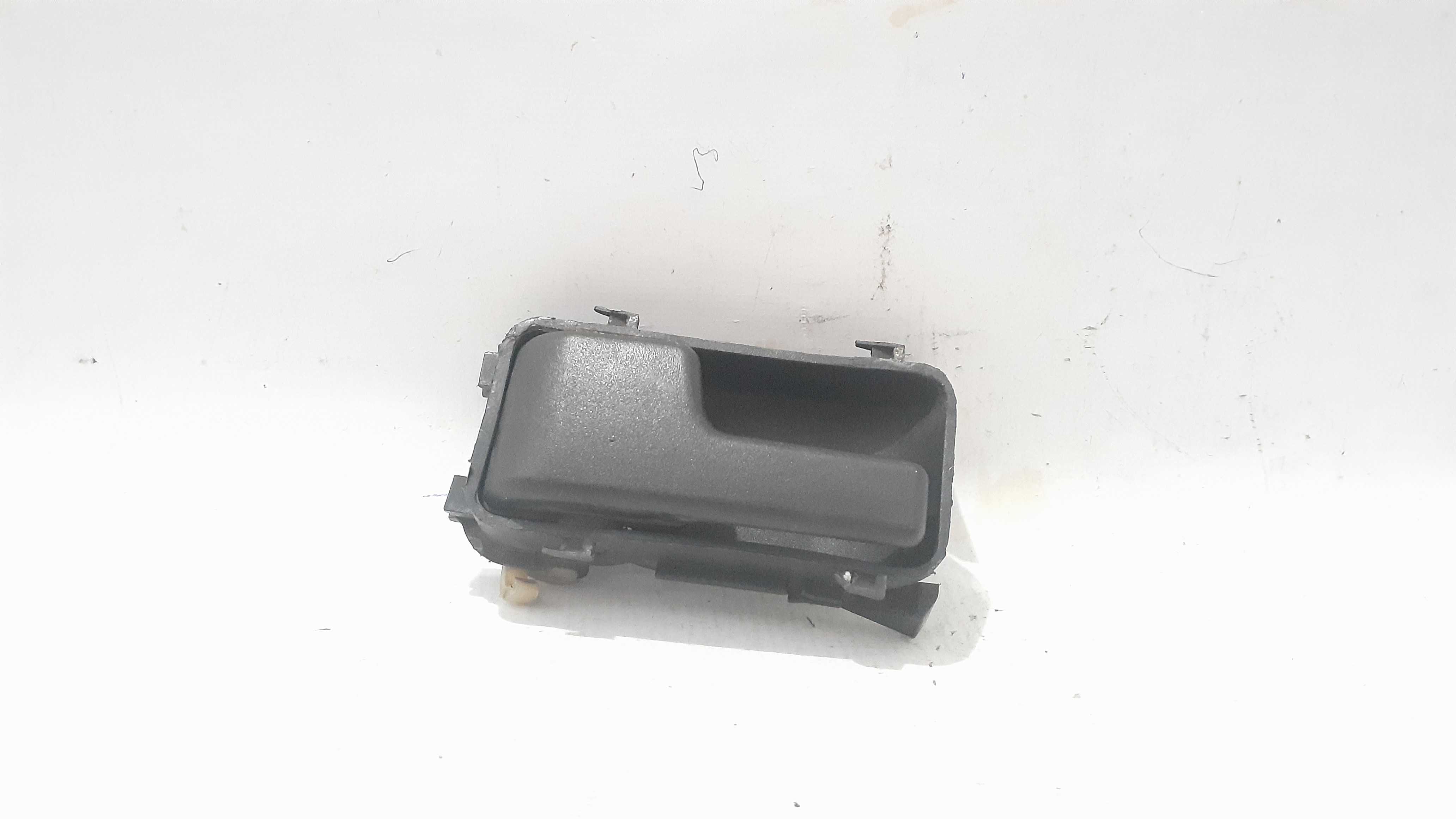 Maçaneta Interna Traseira Esquerda Uno Mille 96/04 Original – Preto – Traseira 1