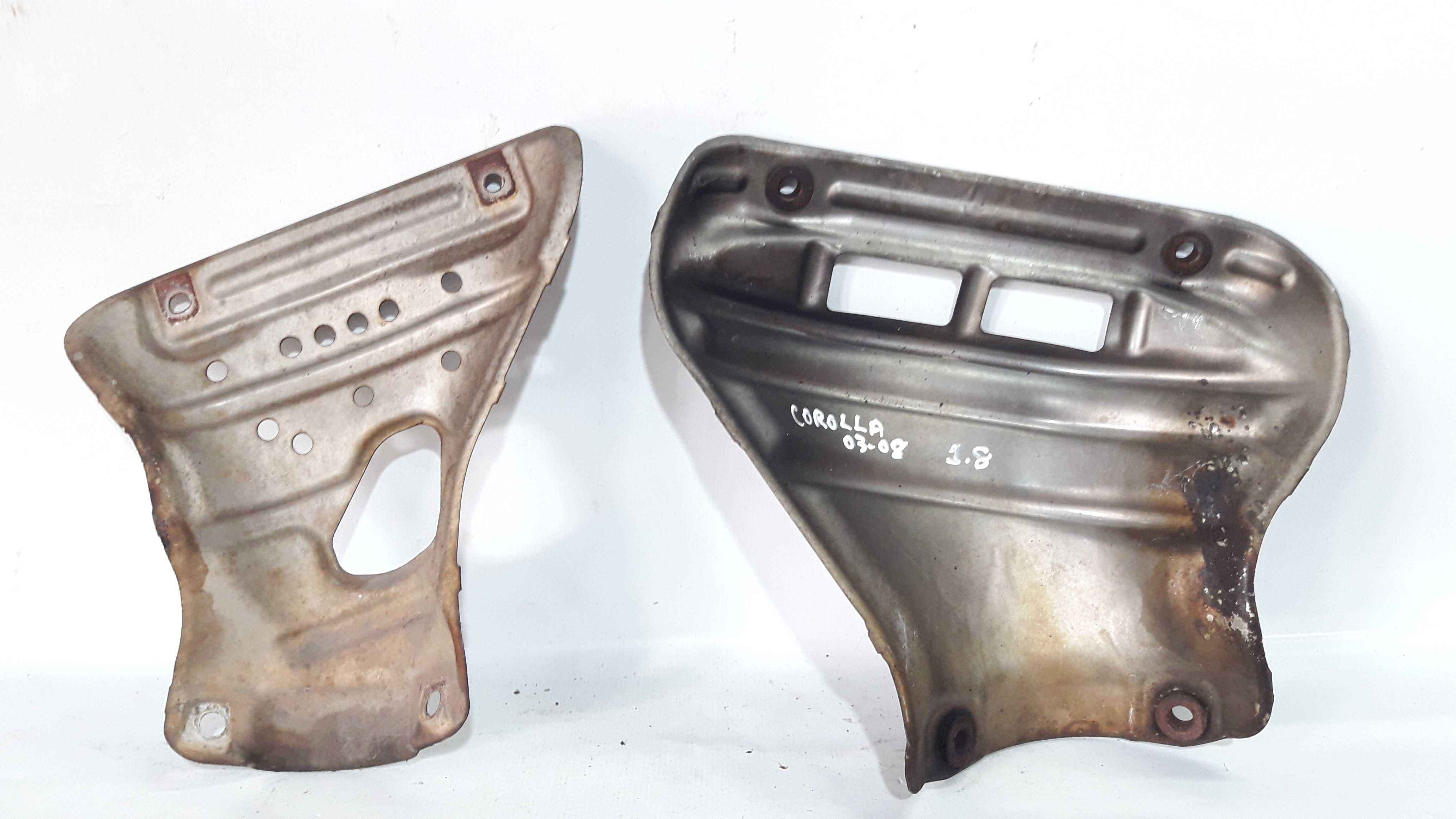 Par Defletor Calor Tubagem Escape Corolla 3/8 2