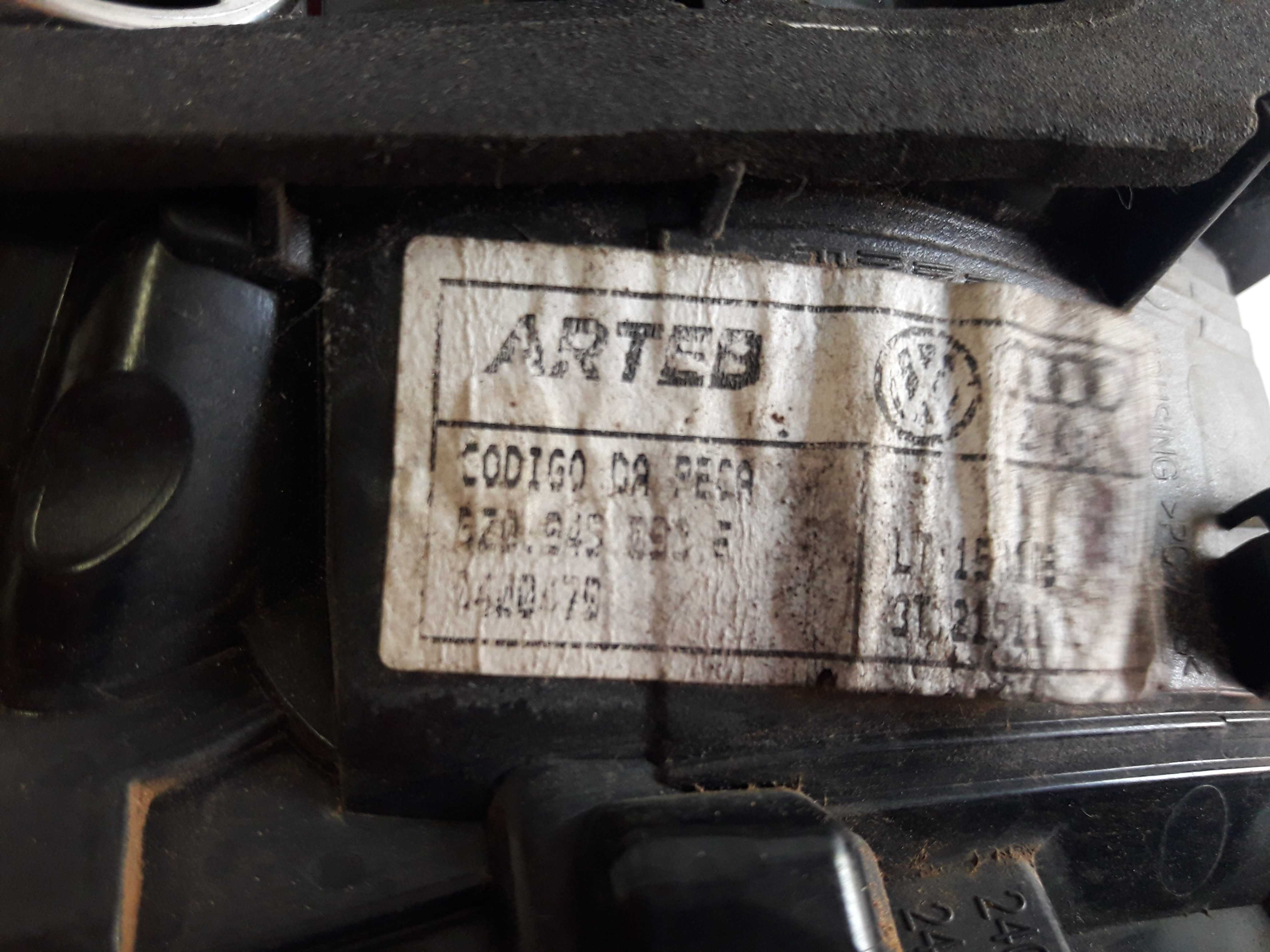 Lanterna Tampa Traseira Esquerda Fox 2016 5z0945093e Origina Vermelho 5