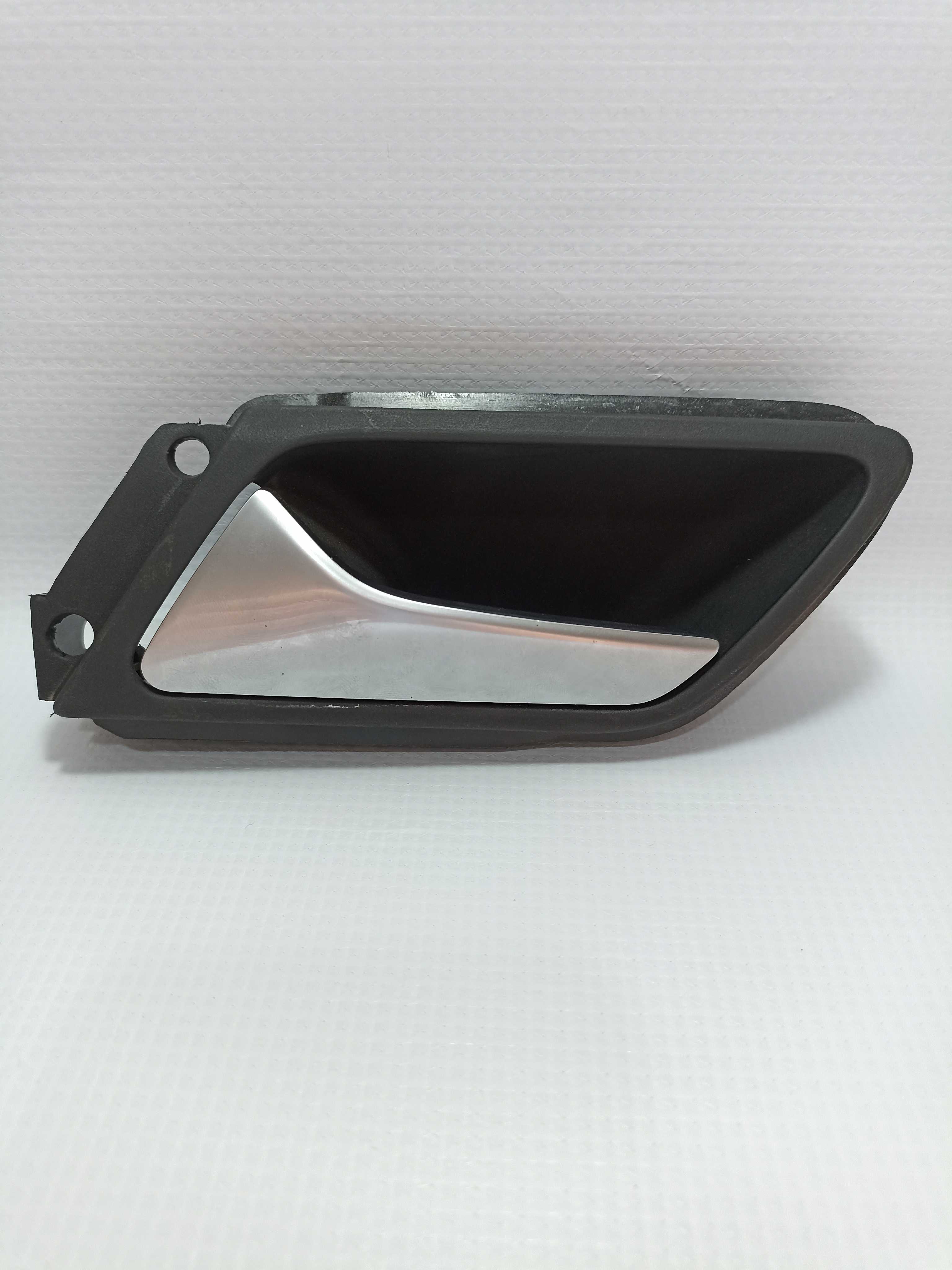 Maçaneta Interna Traseira Esquerda Jetta 10/12 16v Original 1