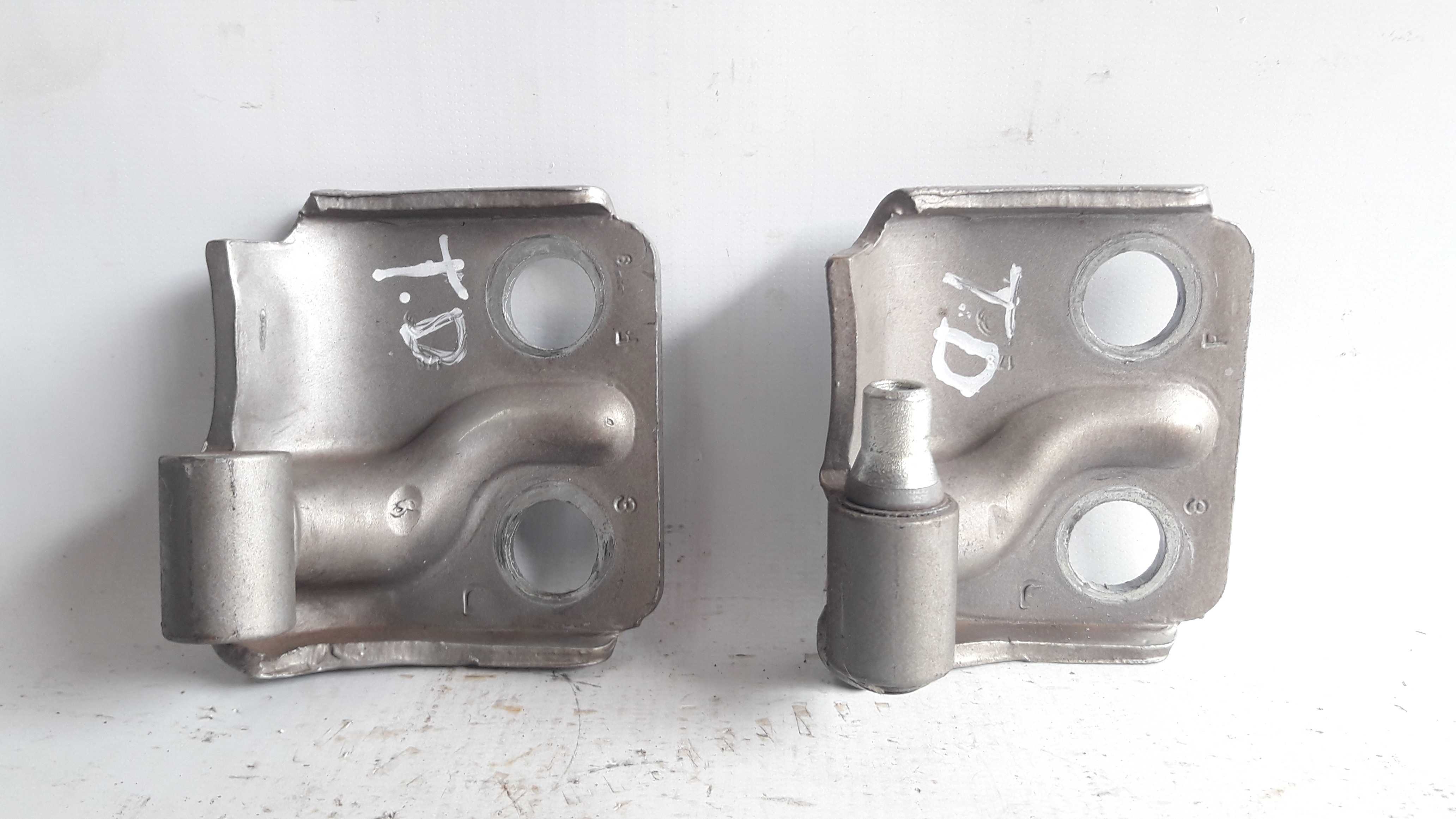 Dobradiça Traseira Direita Palio 1996/2012 Original 2