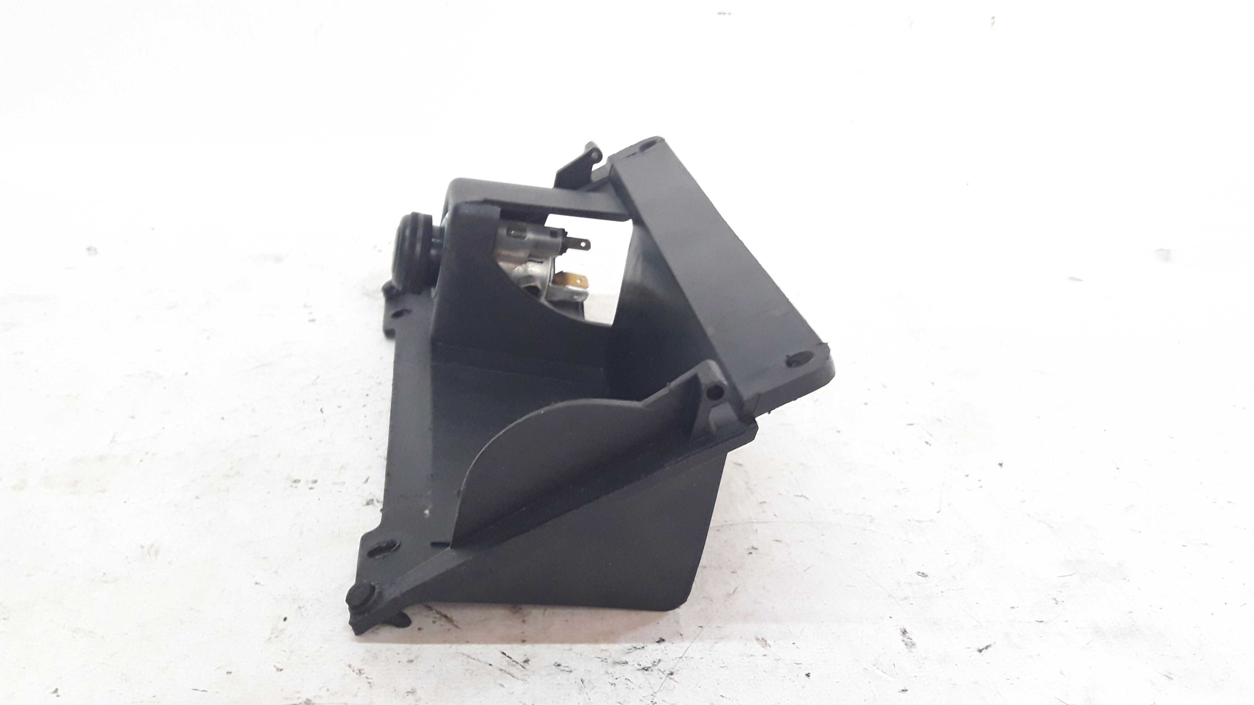 Cinzeiro E Acendedor Corsa Classic 96 A 11 90387710 7