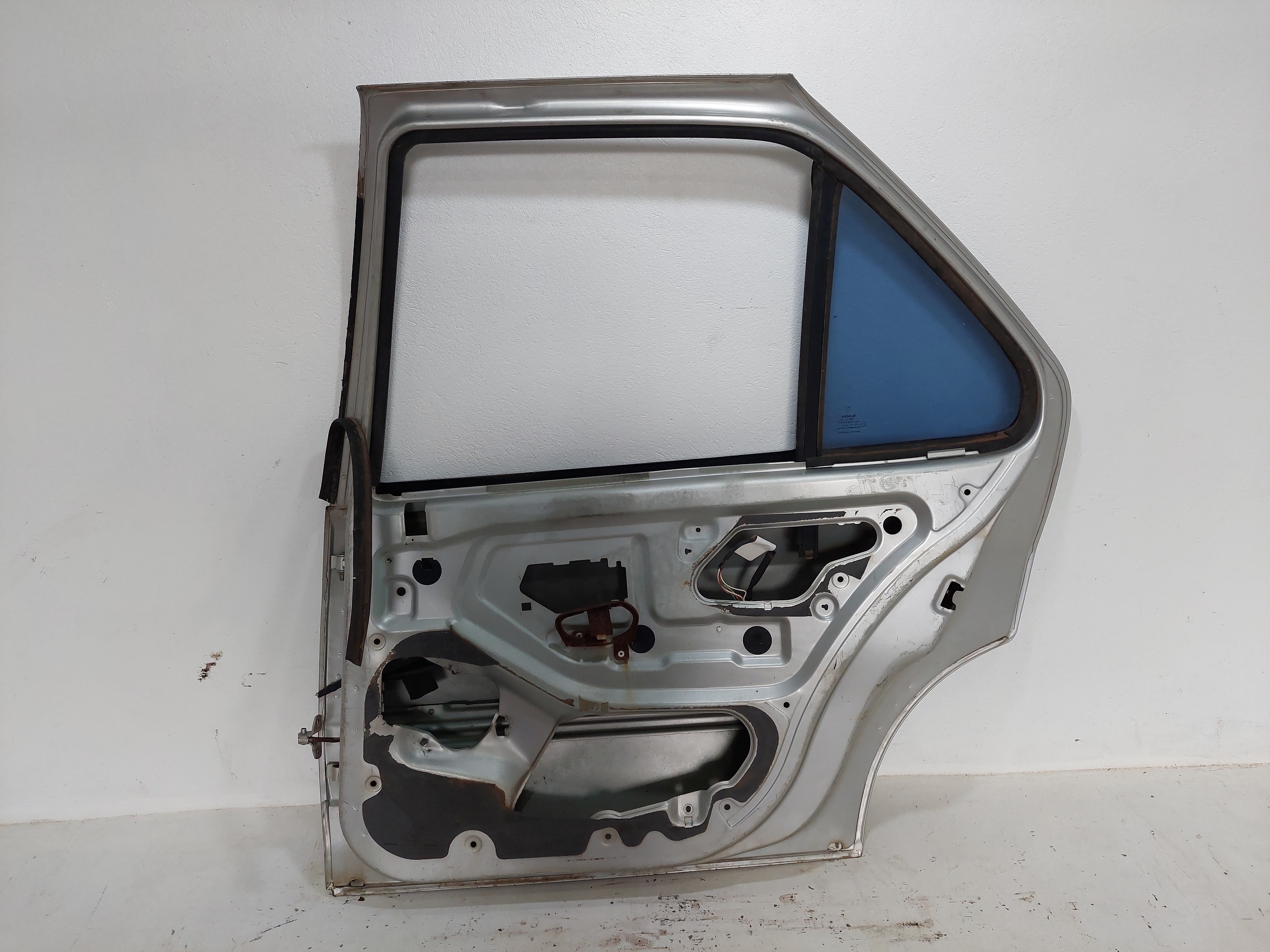 Porta Traseira Direita Peugeot 106 C/avarias Original 5
