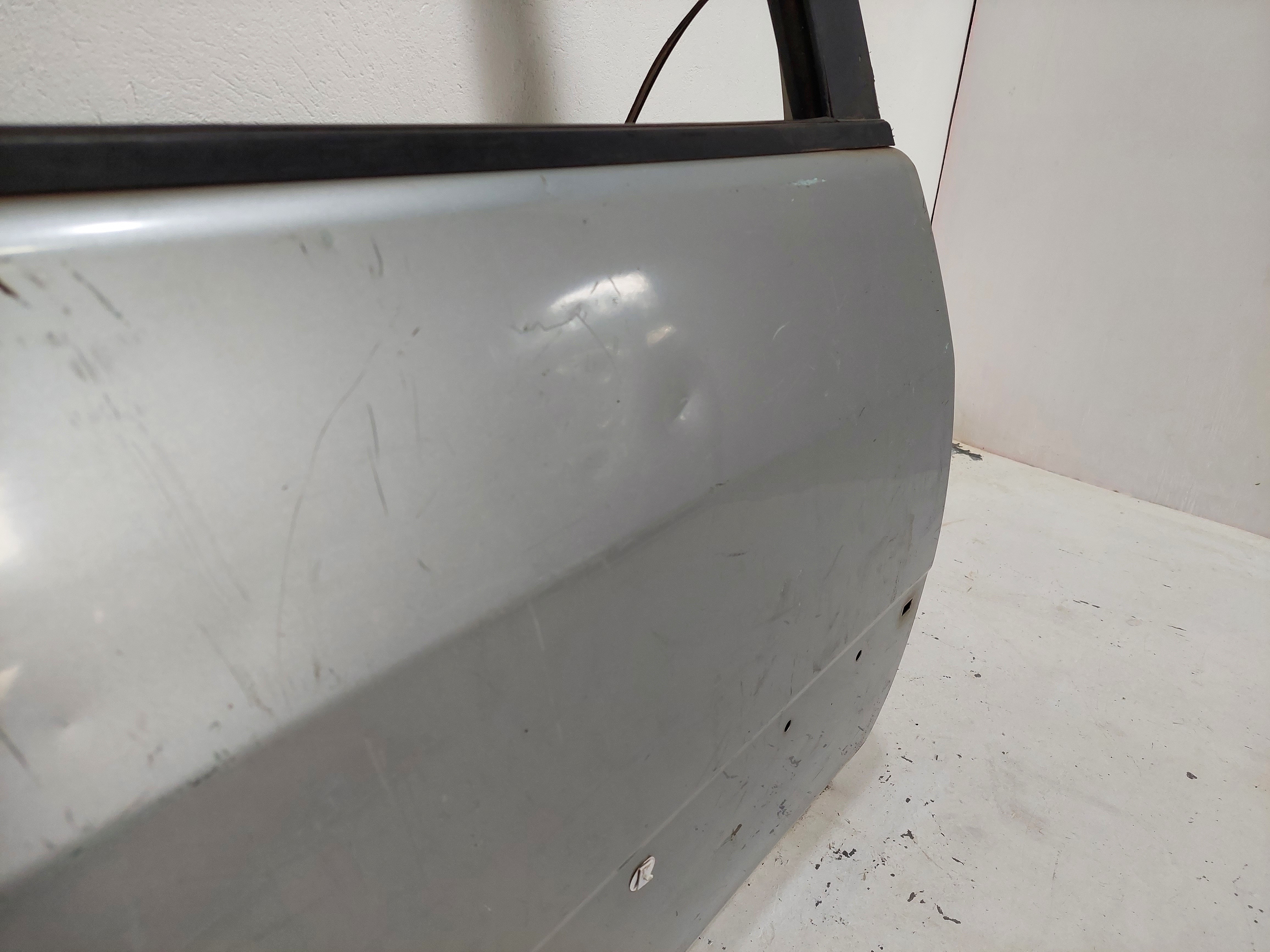 Porta Traseira Direita Peugeot 106 C/avarias Original 6