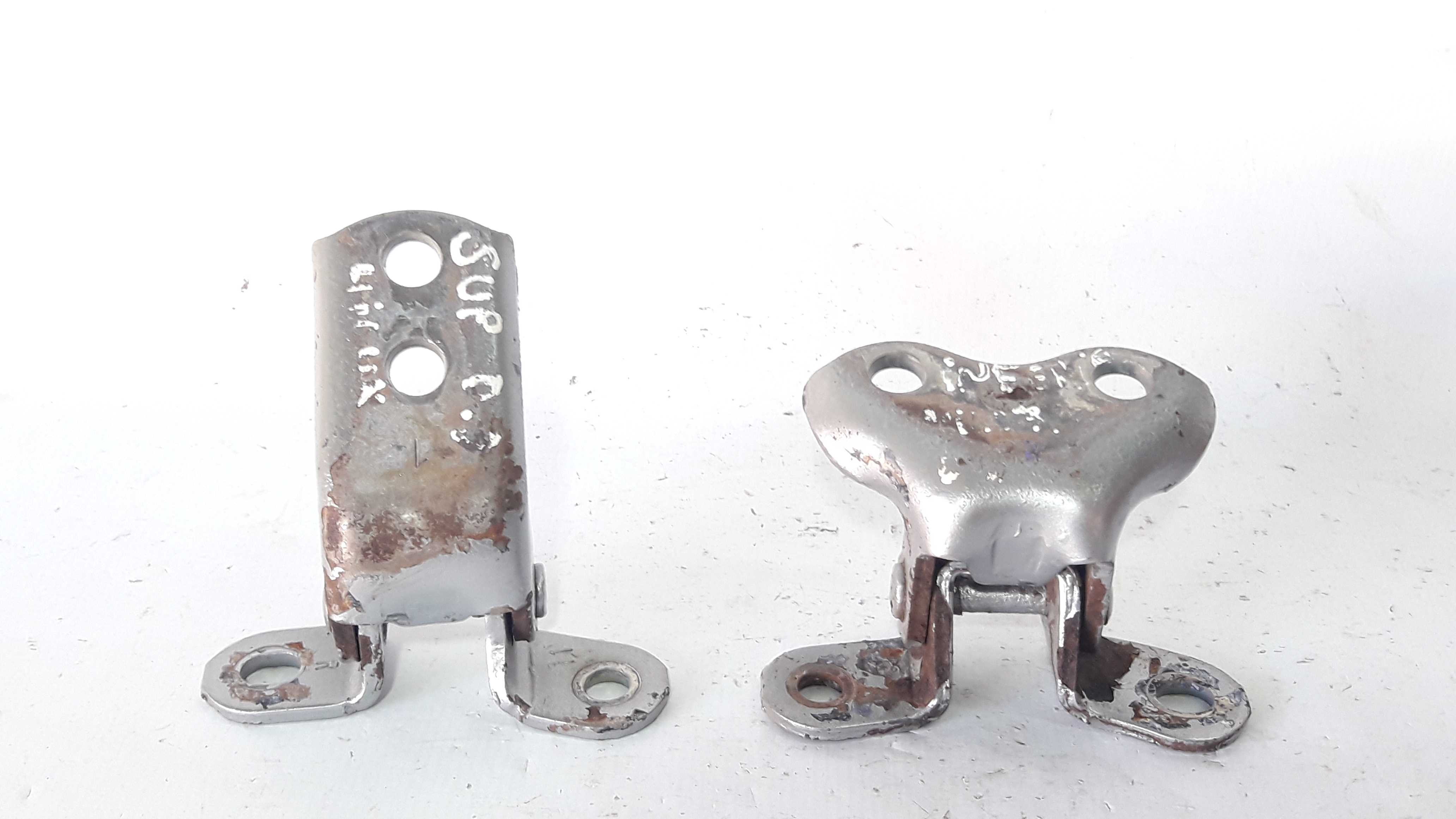 Dobradiça Porta Dianteira Direita Hilux 16/20 24626