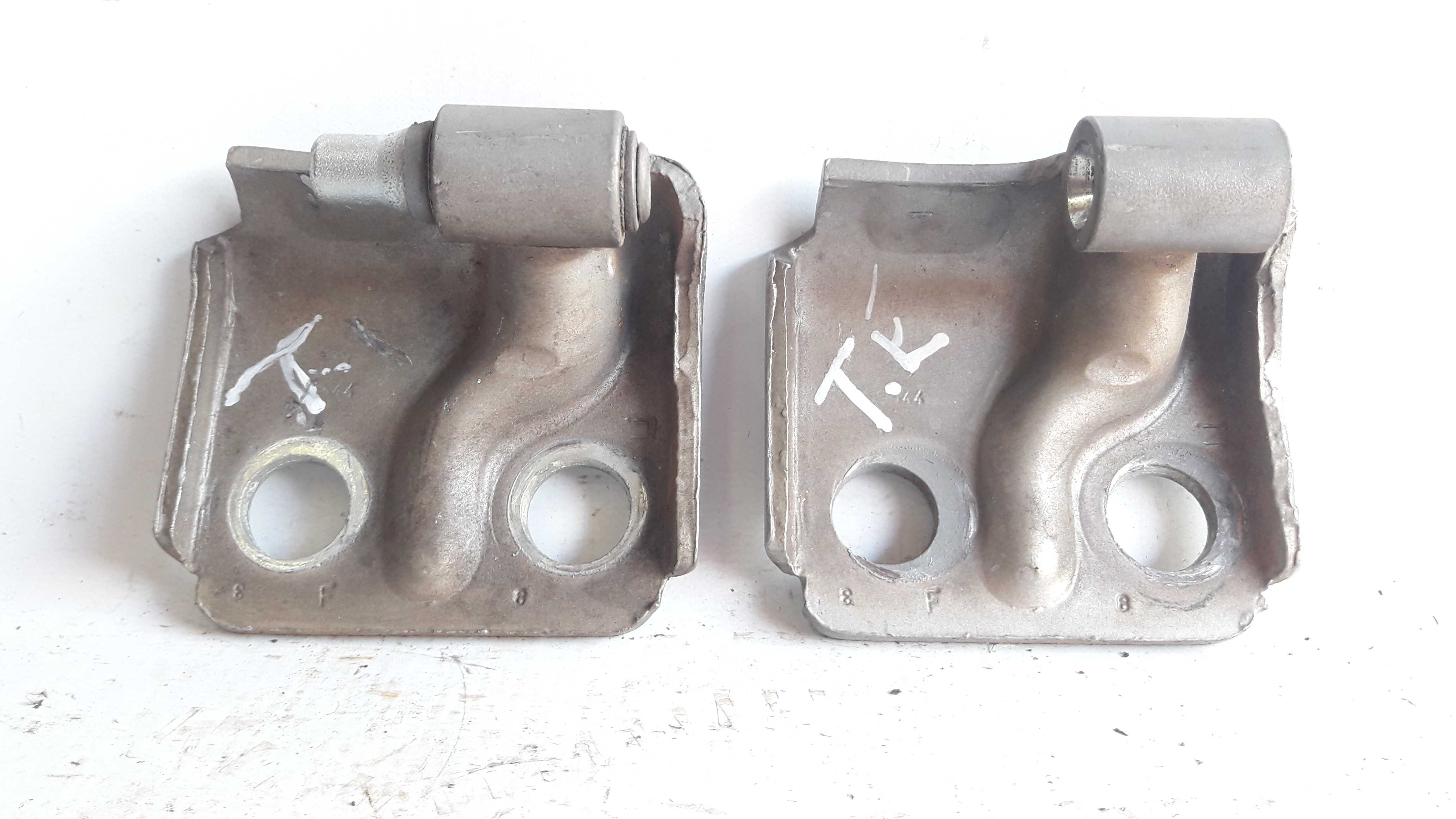 Dobradiça Traseira Esquerda Palio 96/12 Original 2