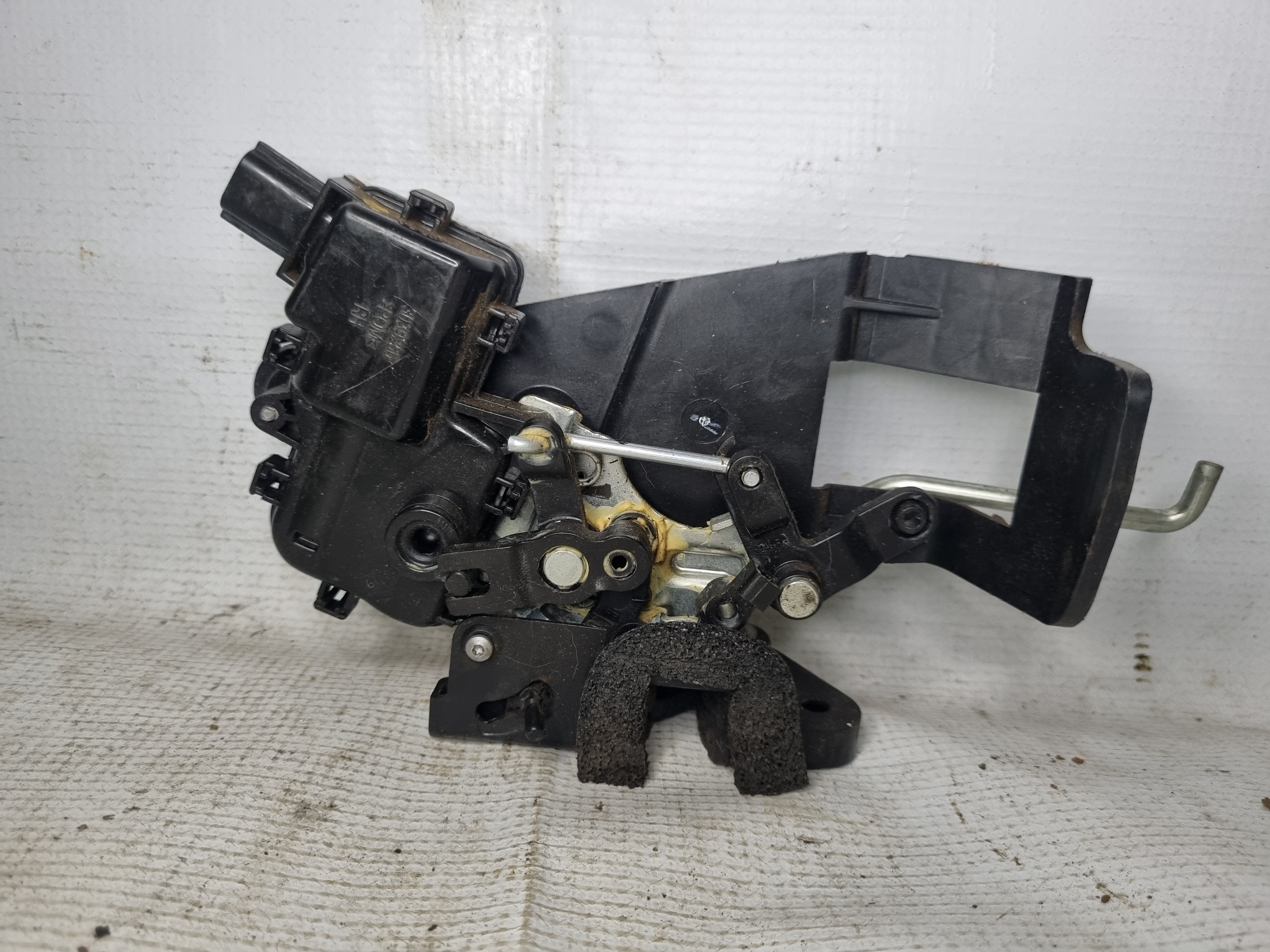 Fechadura Elétrica Porta Traseira Direita Renault Kiwd 17/20 2