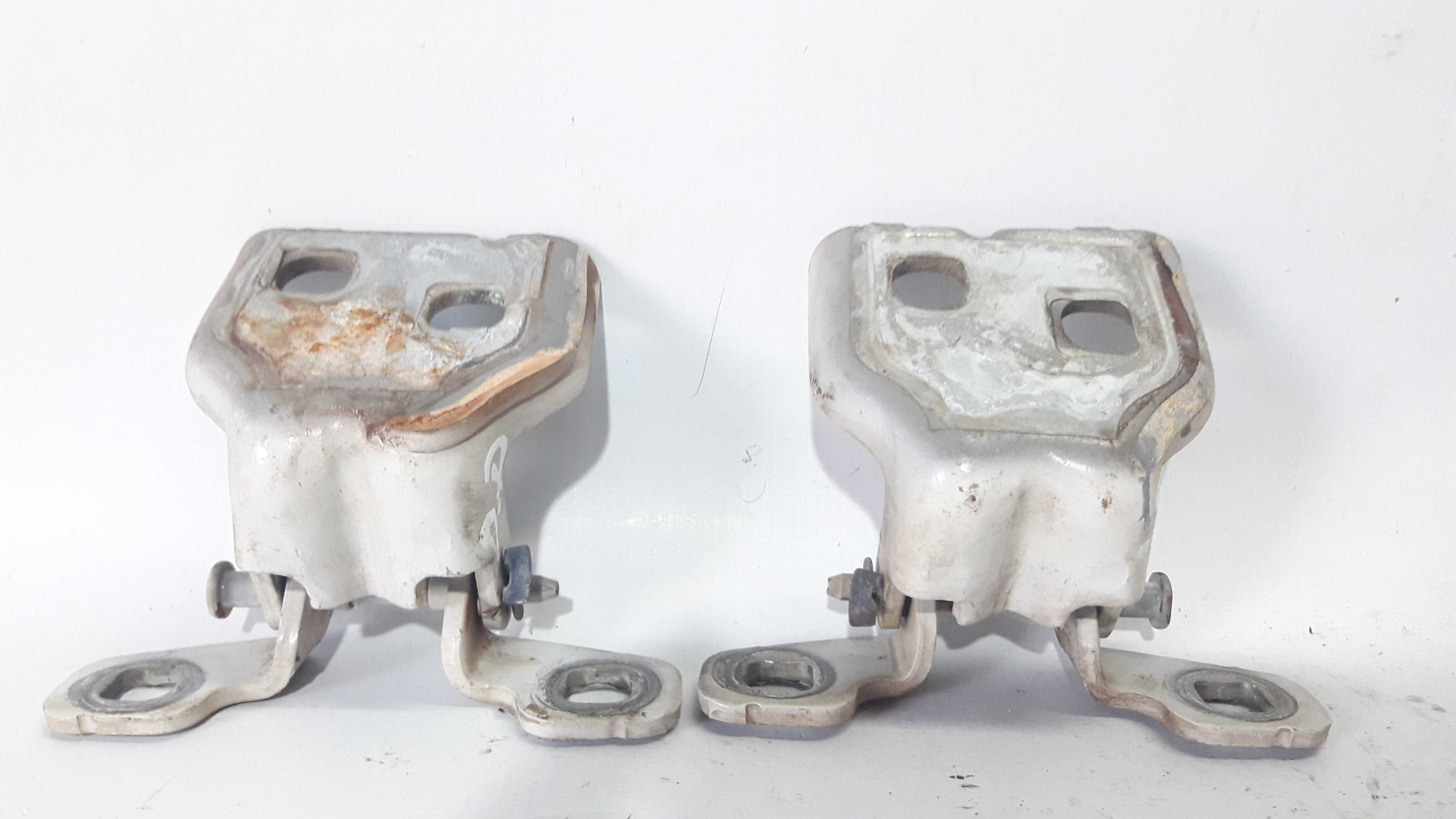 Dobradiça Porta Dianteira Direita Duster Oroch 12/19 1