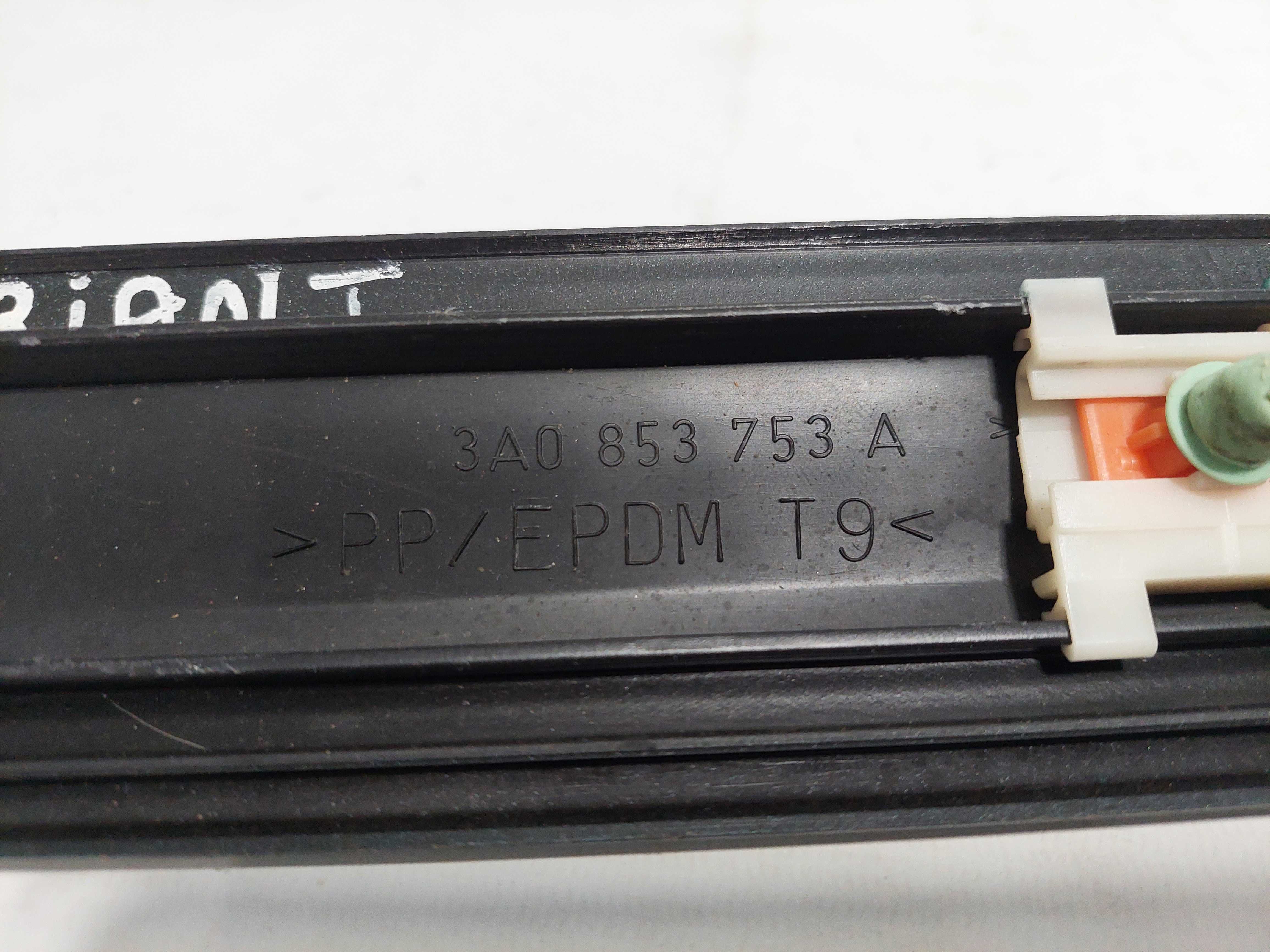 Moldura Porta Traseiro Esquerdo Passat Alemão Variat 1995  Verde 5