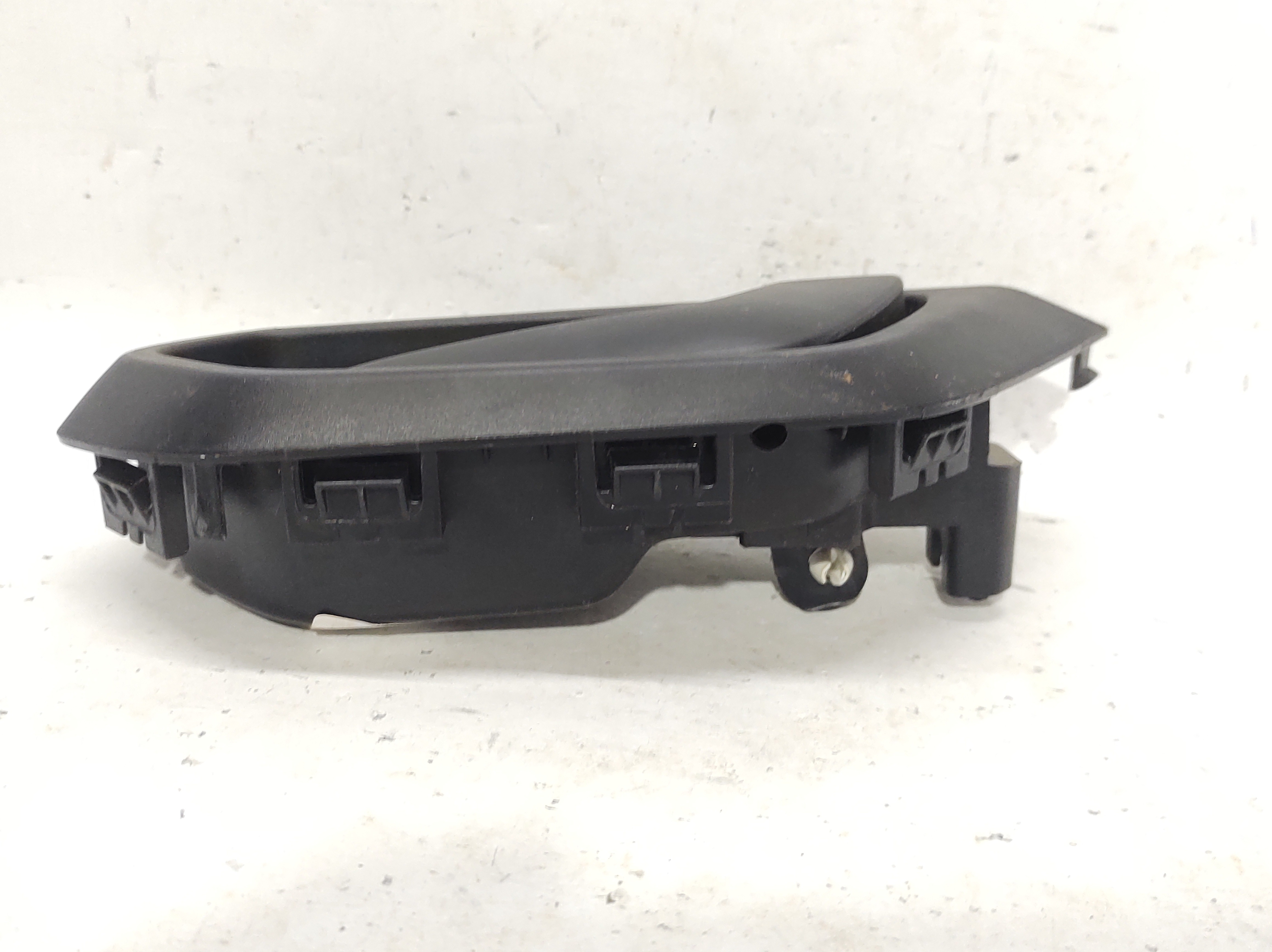 Maçaneta Interna Dianteira Direita Strada 20 A 24 1002532050 Preto Dianteira 2