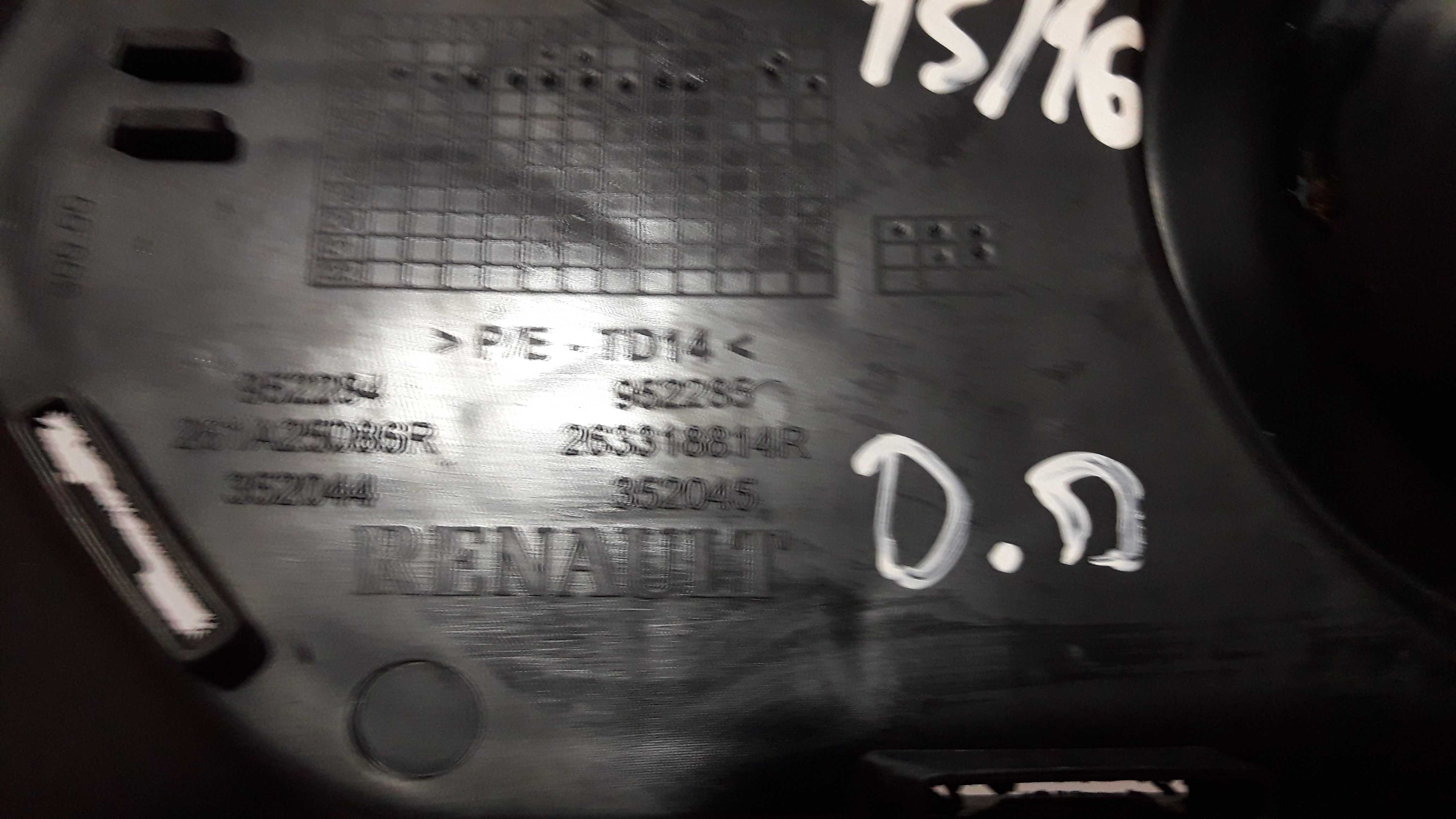 Moldura Farol Milha Direito Logan Sandero 2015/2019 Original Preto Direito 7