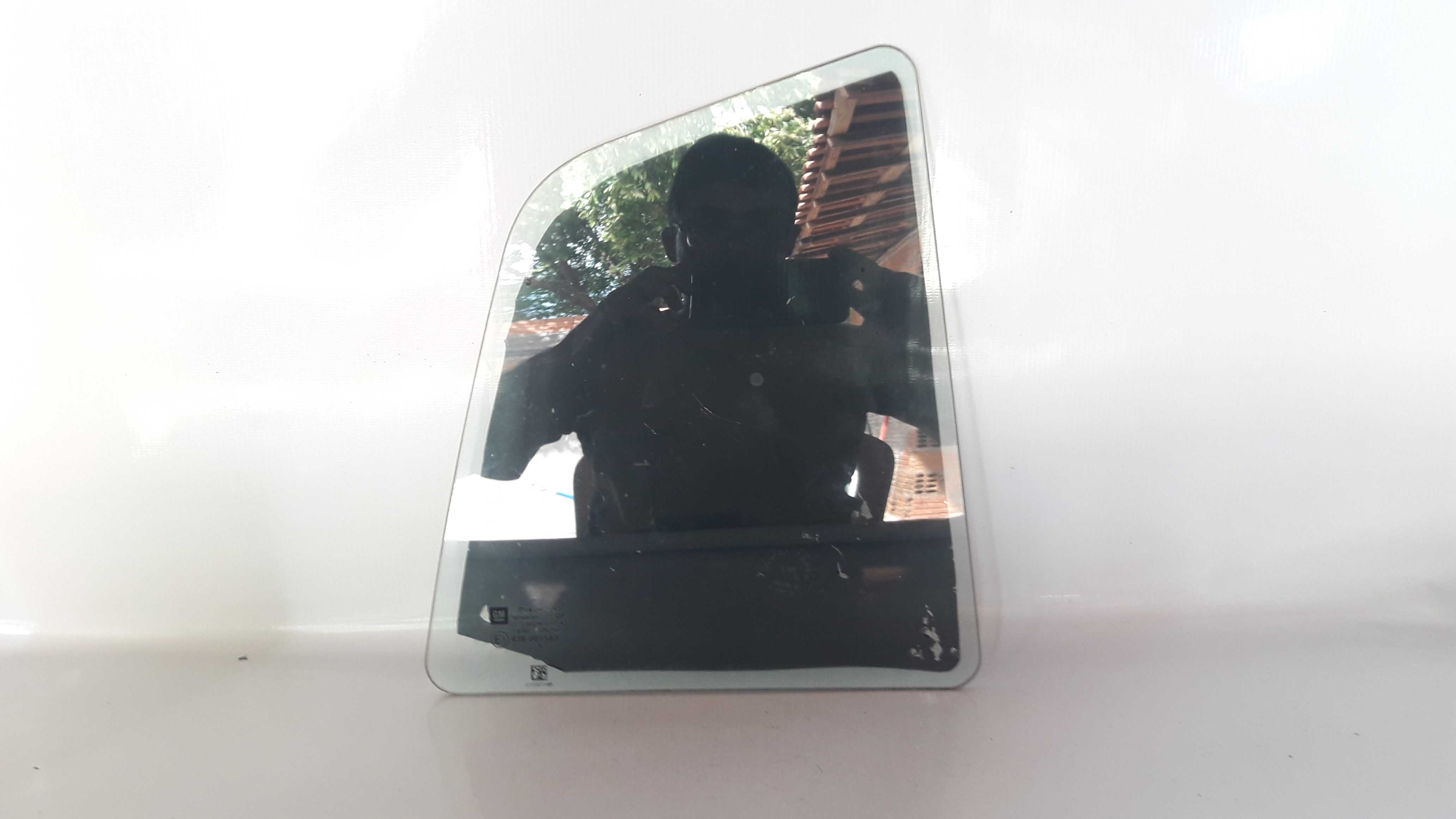 Vidro Fixo Porta Traseira Direita Gm Agile Original 1