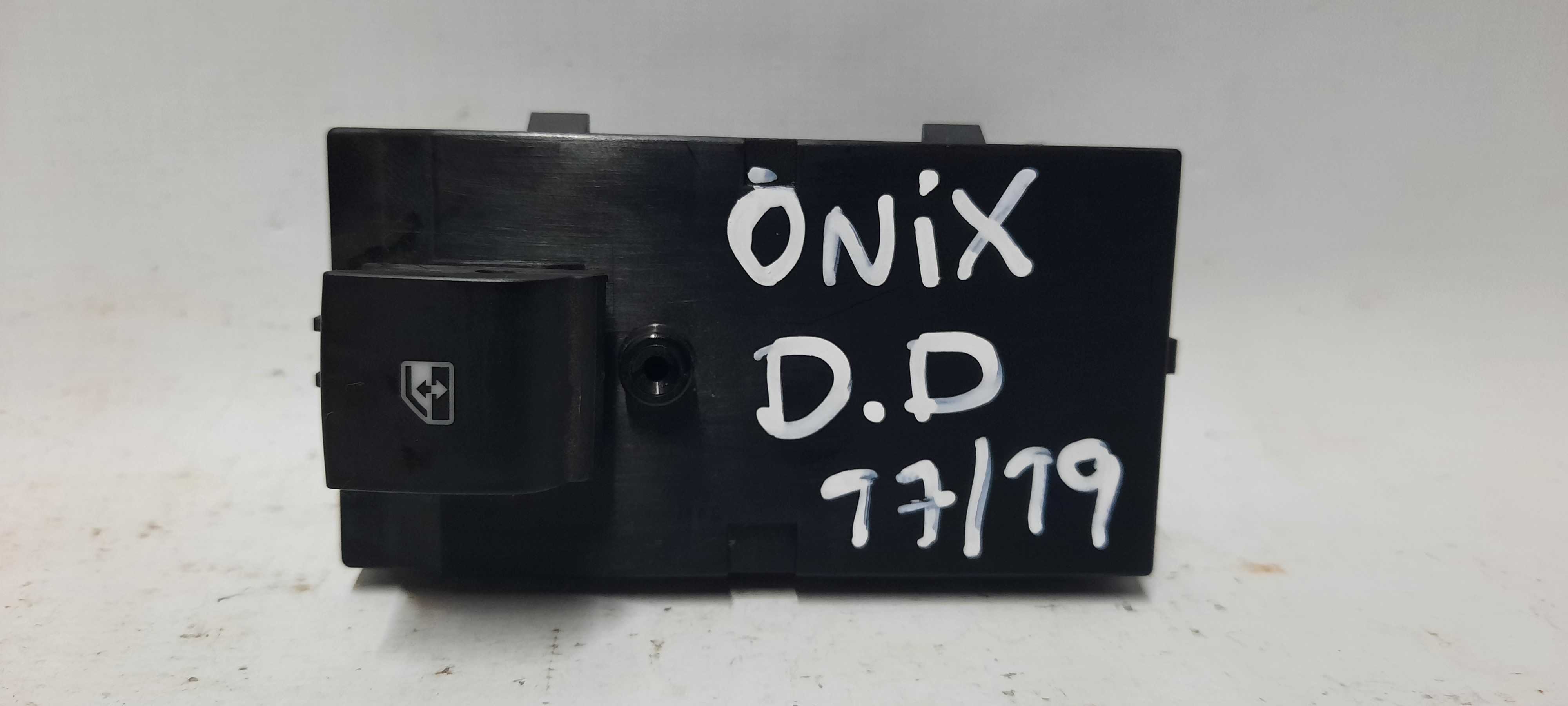Botão Vidro Elétrico Dianteiro Direito Ônix Prisma 17/19 2