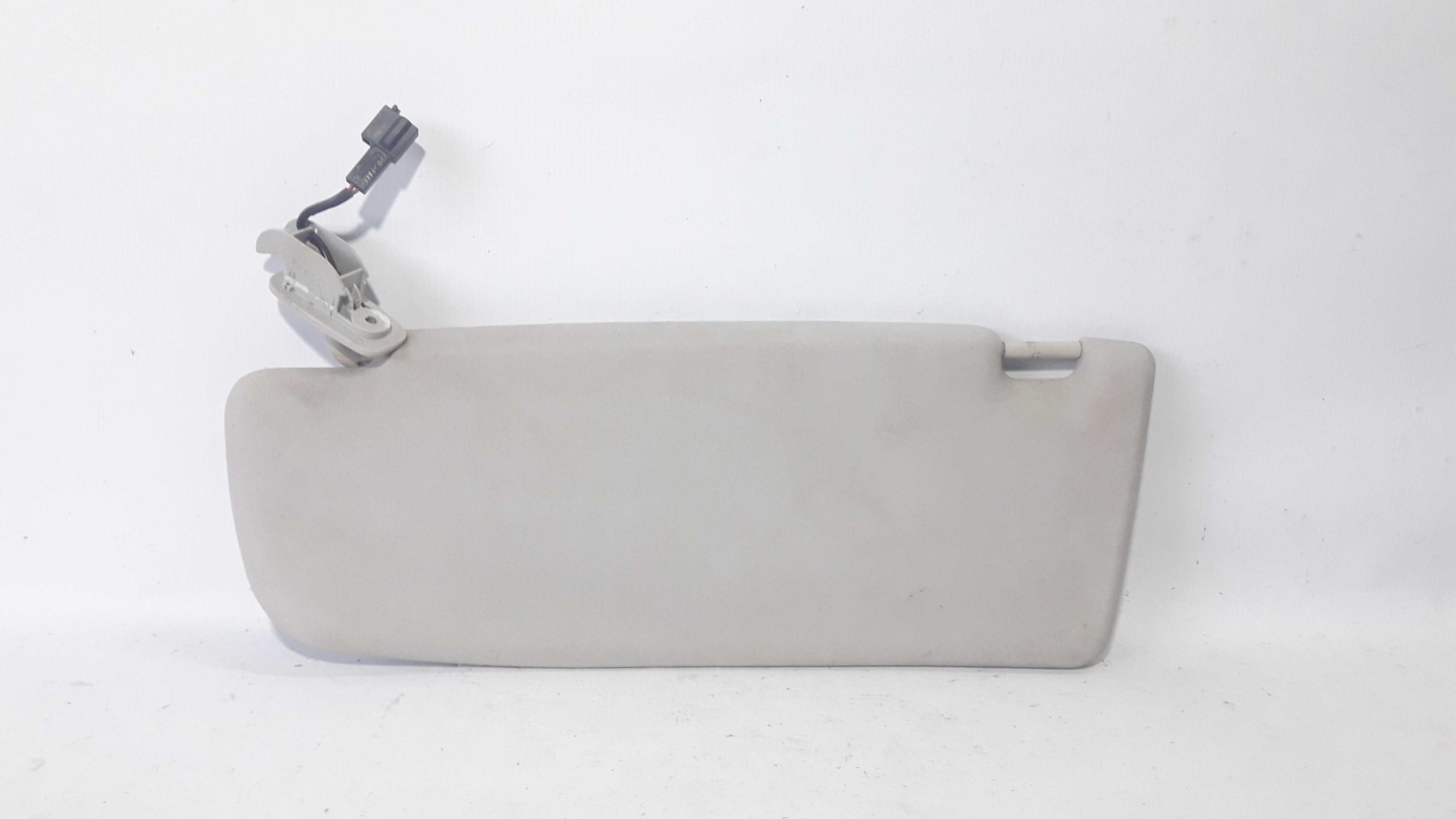Quebra Sol Direito Audi A4 97/00 8d0857552 24552