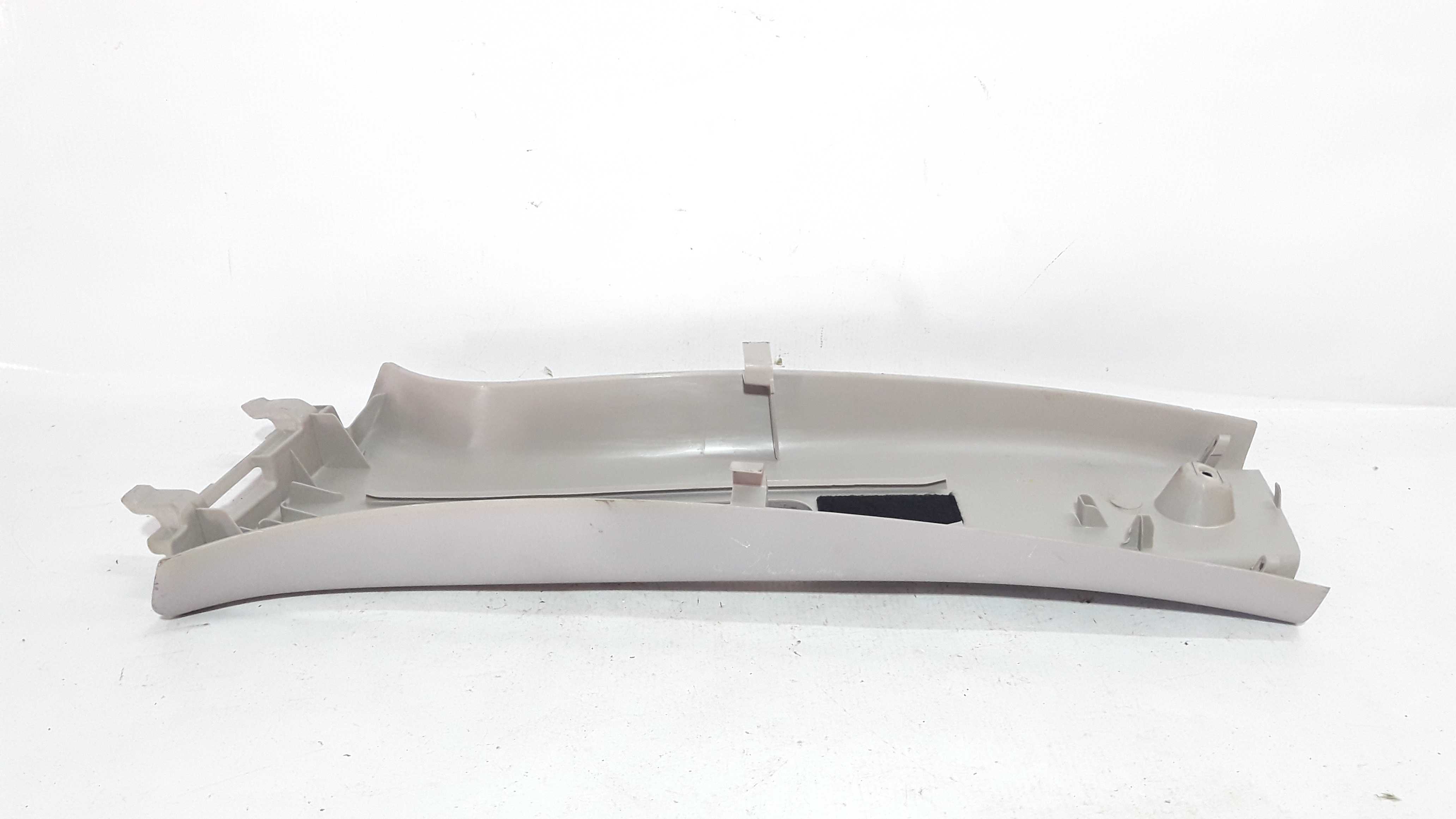 Moldura Coluna Central Direita Sandero/logan 15/20 769132845 3