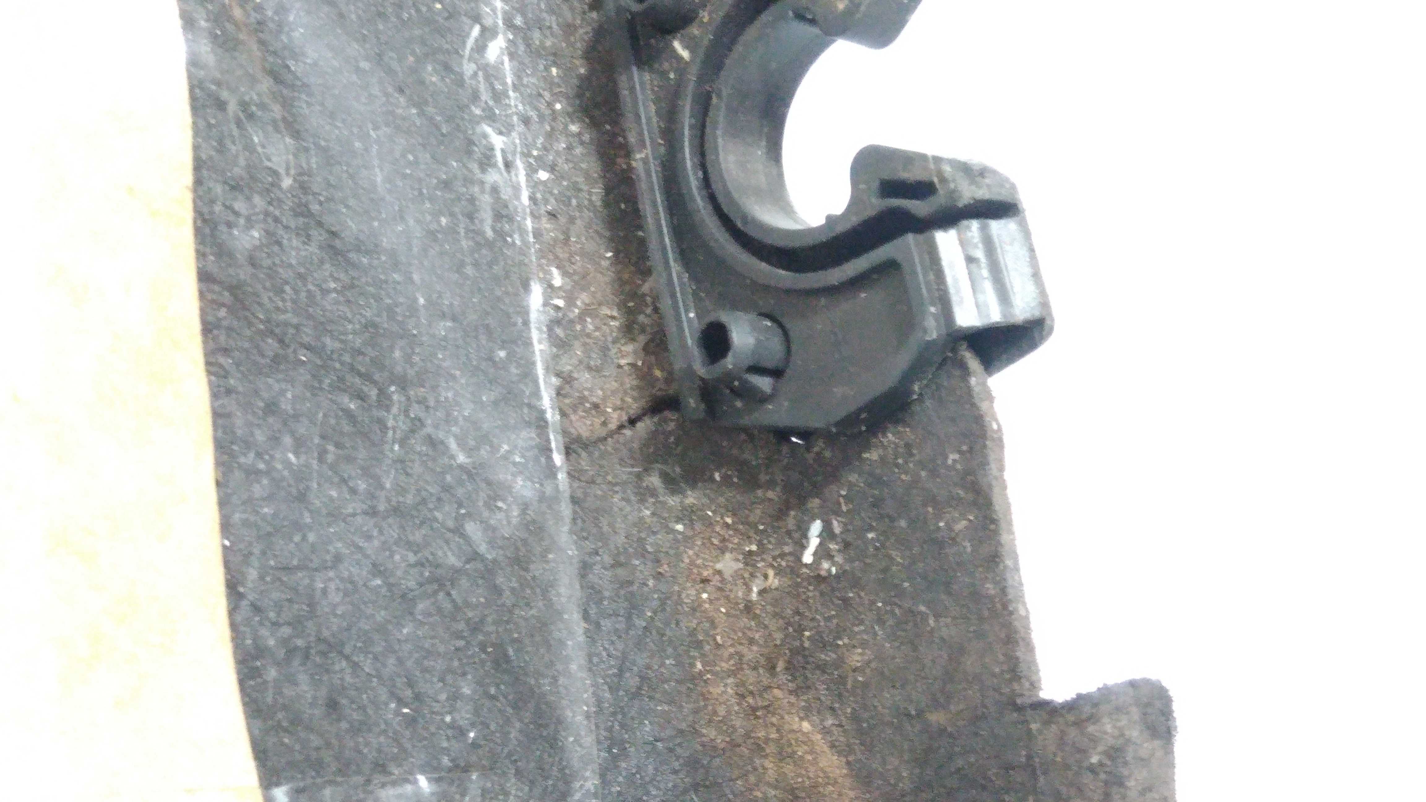 Tampão Traseiro Kwid Original Com Pequena Avaria  Cinza 4