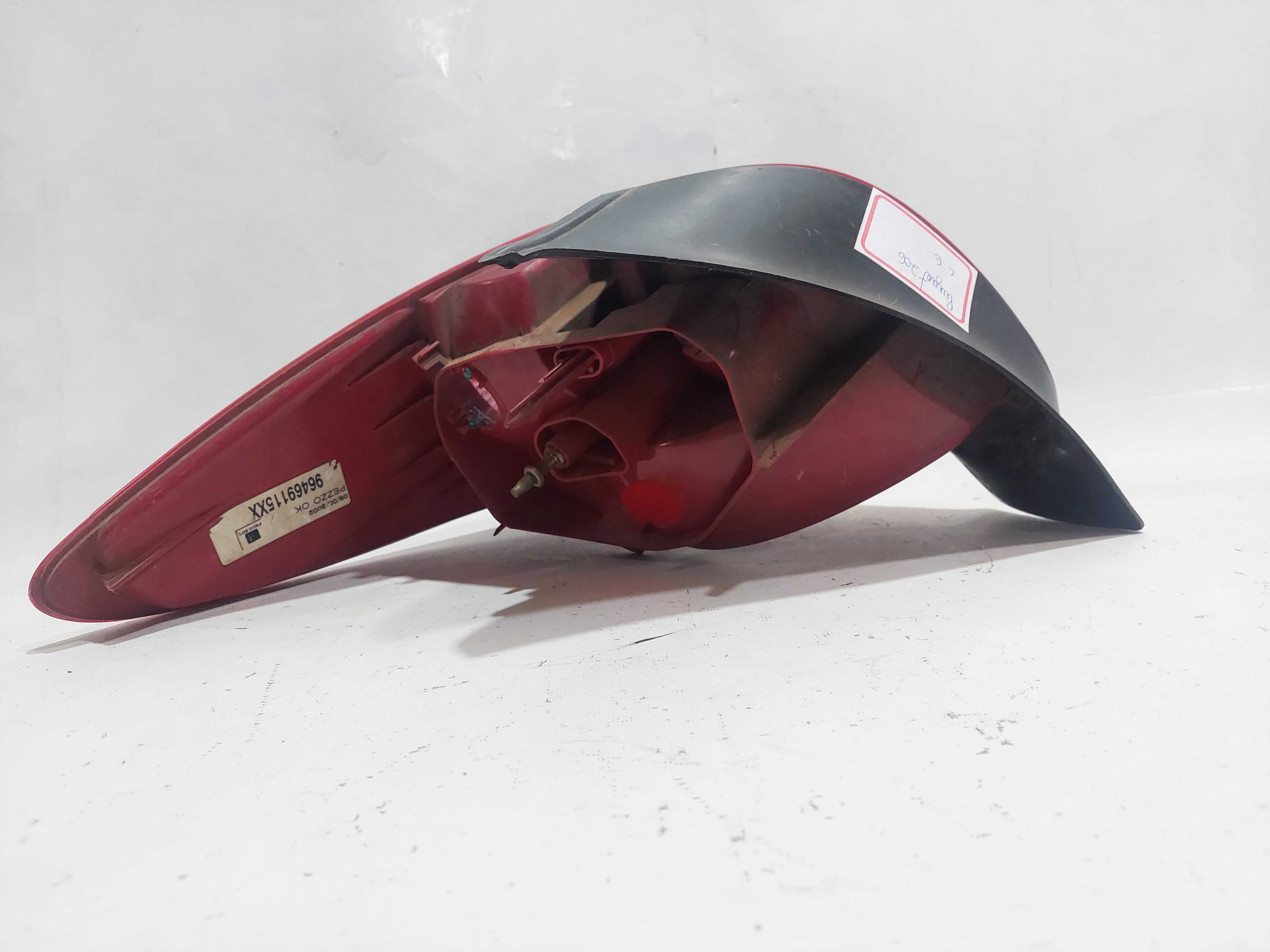 Lanterna Lado direito Peugeot 206 vaapt 1