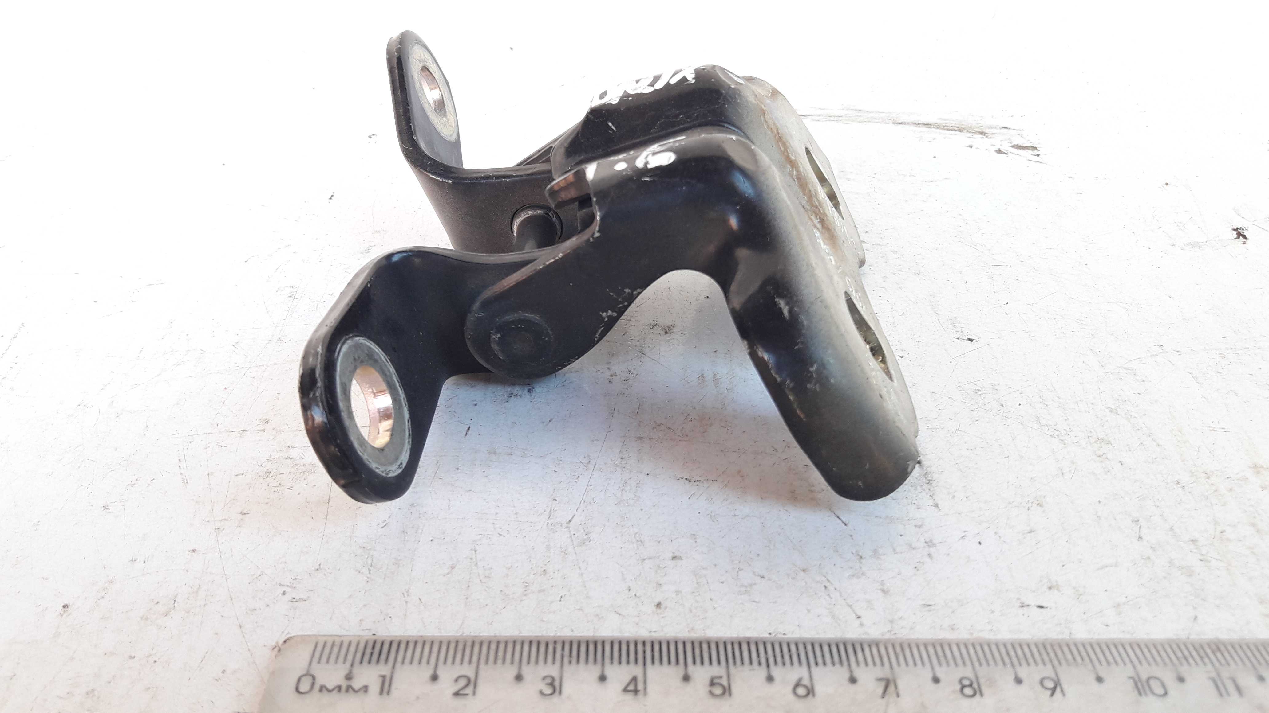 Dobradiça Superior Traseira Esquerda Ônix 2013/2019 Original 2