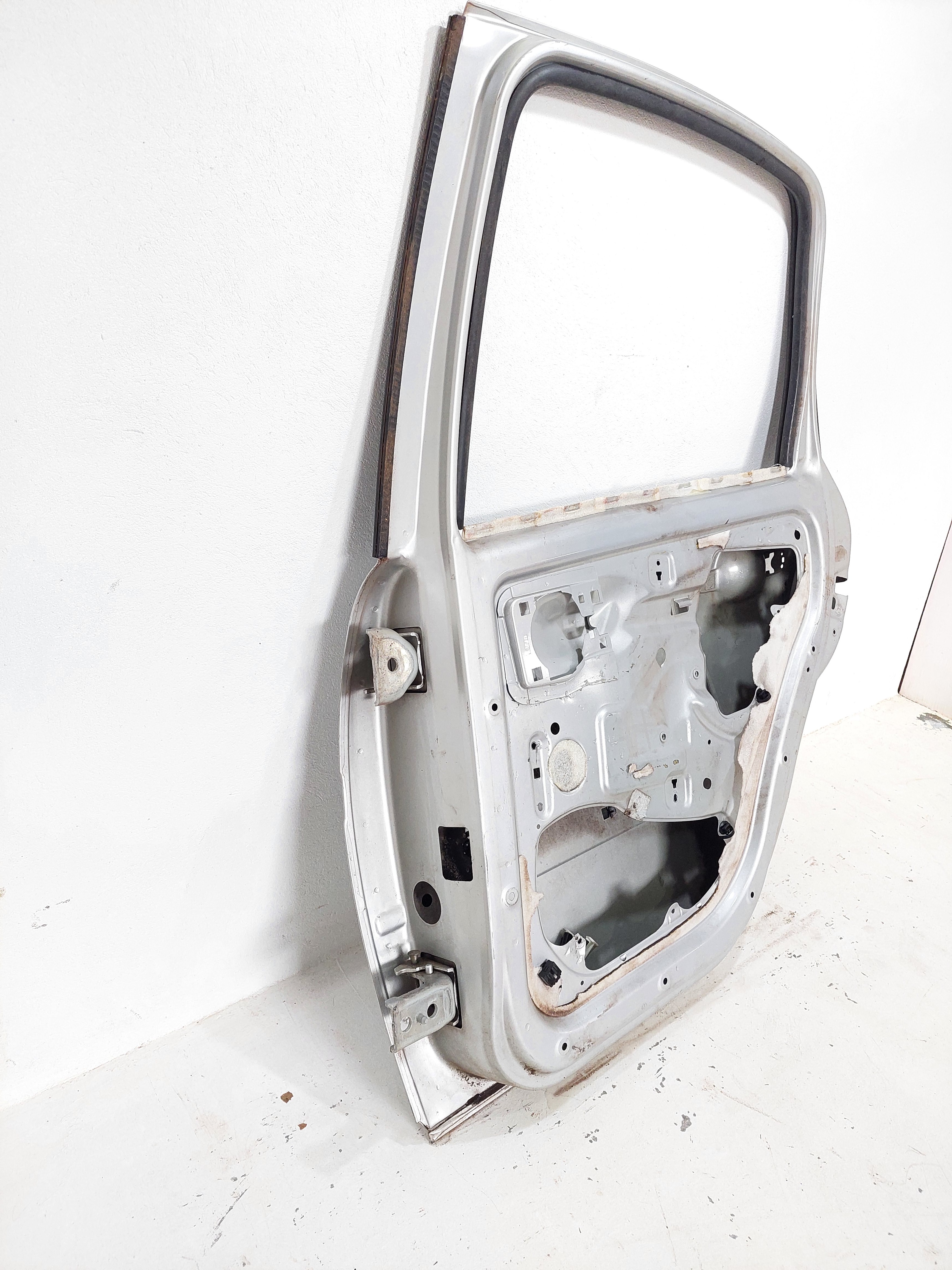 Porta Traseira Direita Citroën C3 Original Com Avarias 4